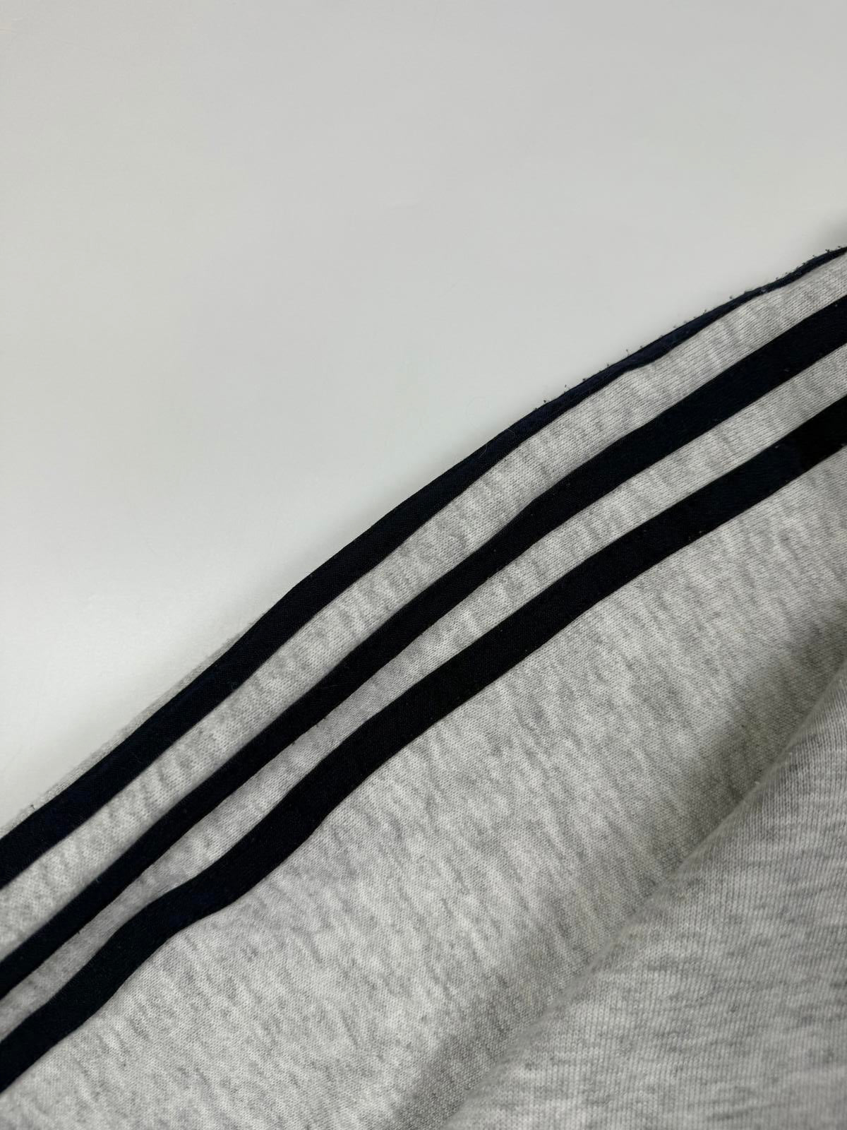 Vintage 90s Adidas originals sweatshirt (L)