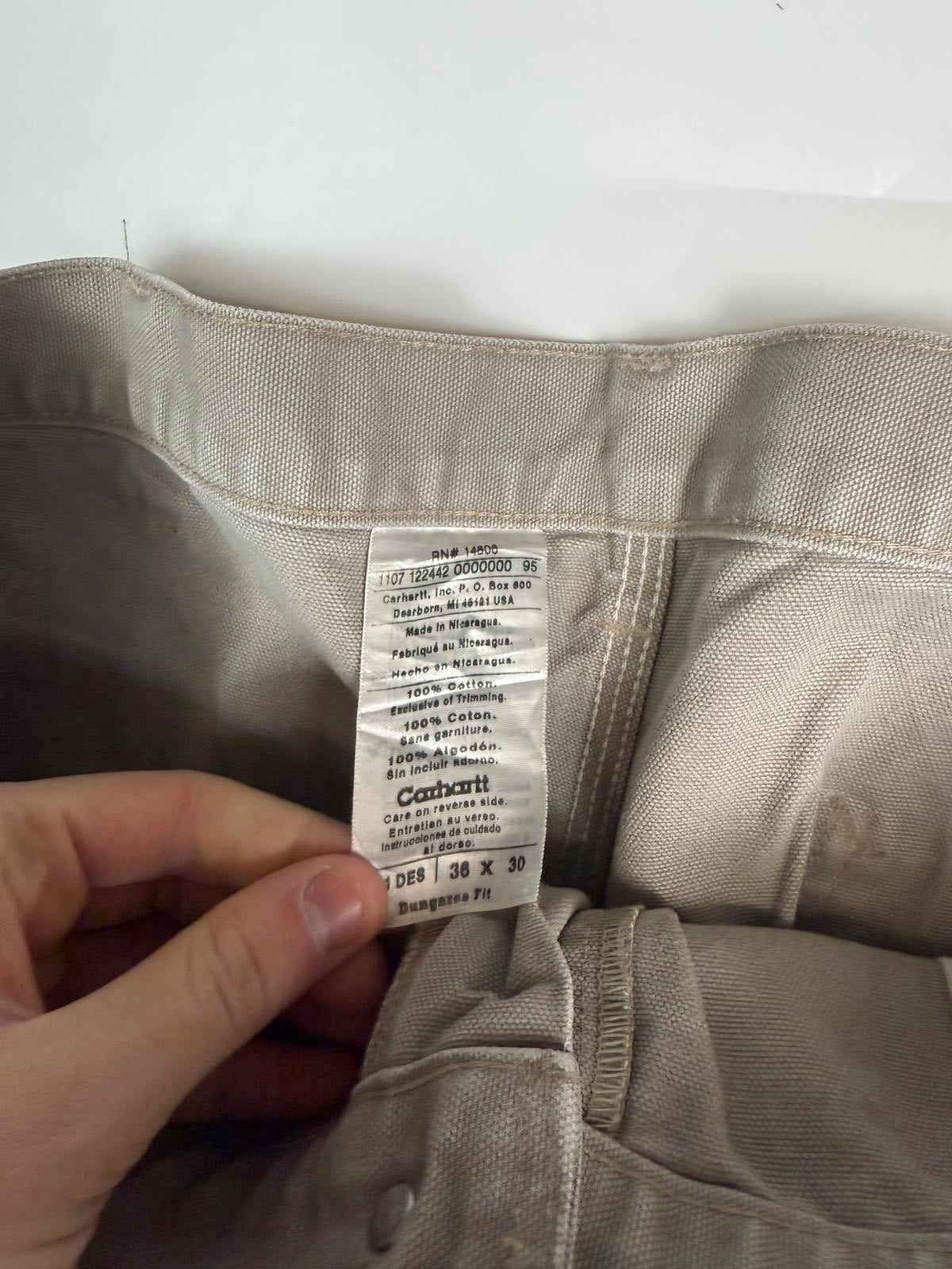 Vintage Carhartt baggy carpenter pants (W36)