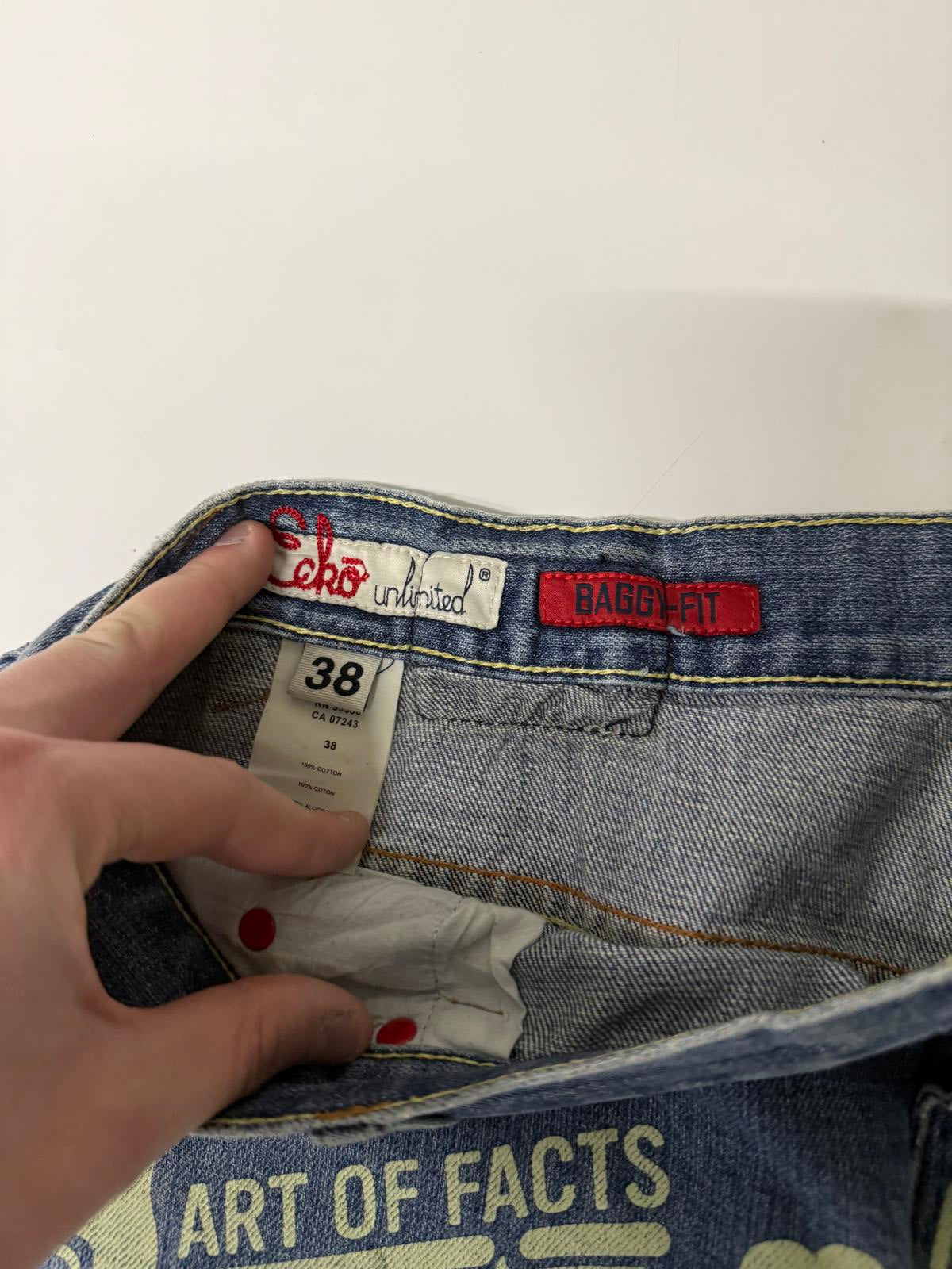 Vintage Ecko Unltd spell out baggy hip hop Jeans (W38)