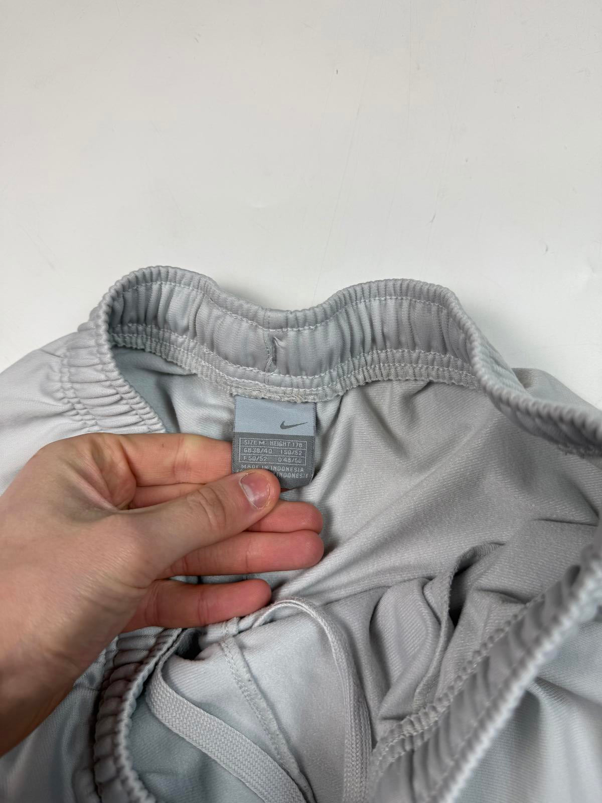 Vintage Nike baggy track pants (M)