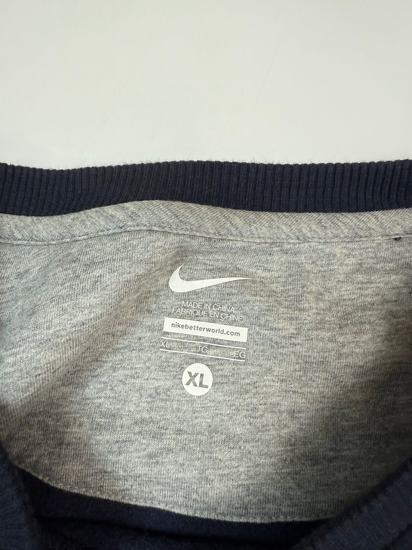 Nike mini swoosh sweatshirt (XL)