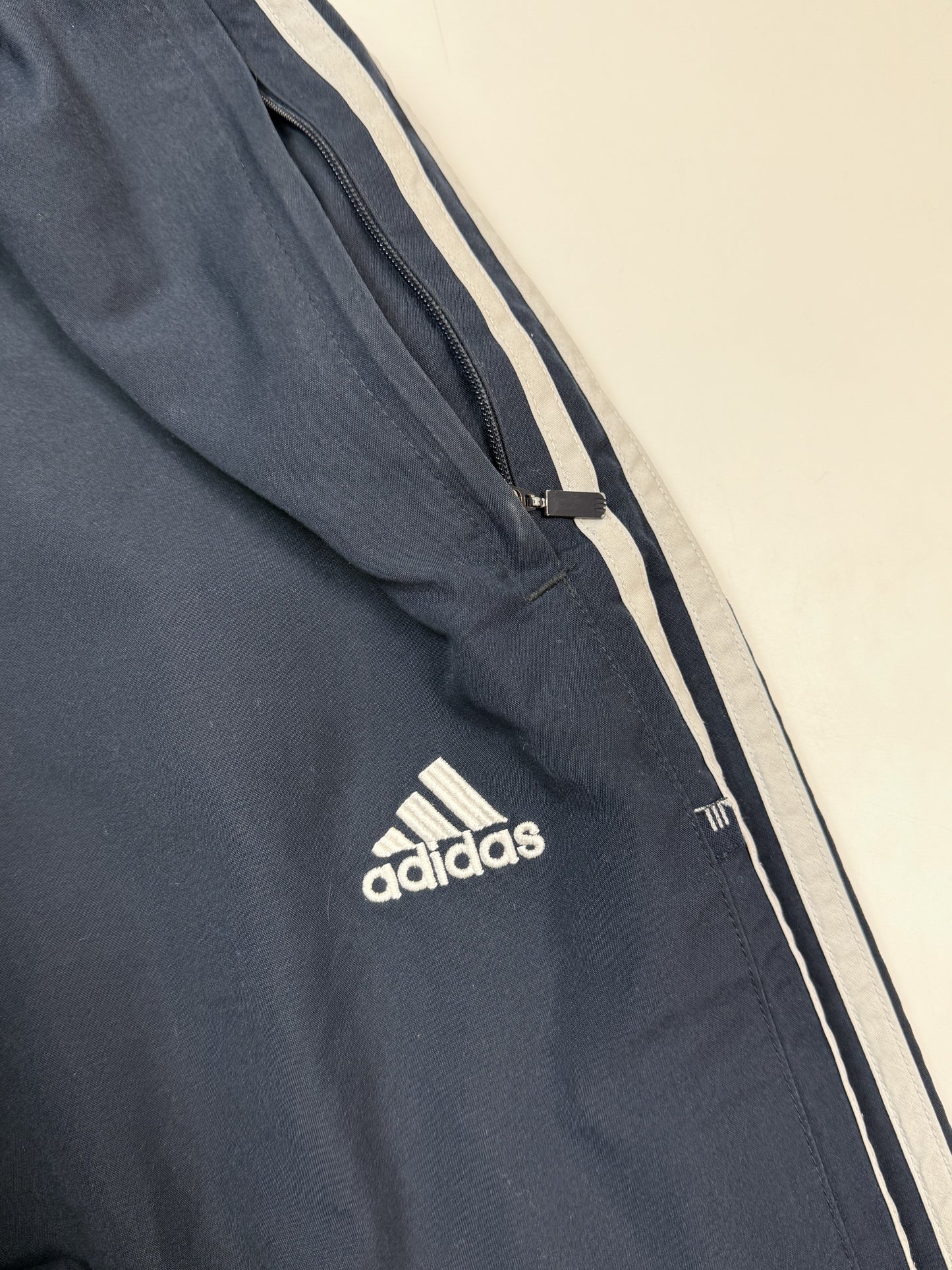 Vintage Adidas baggy track pants (L)
