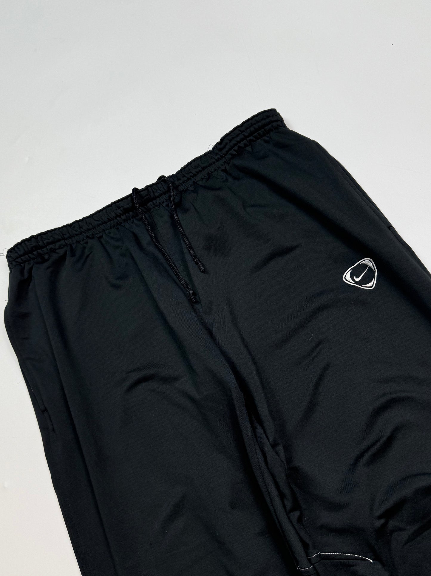 Vintage Nike shield football track pants (XL)