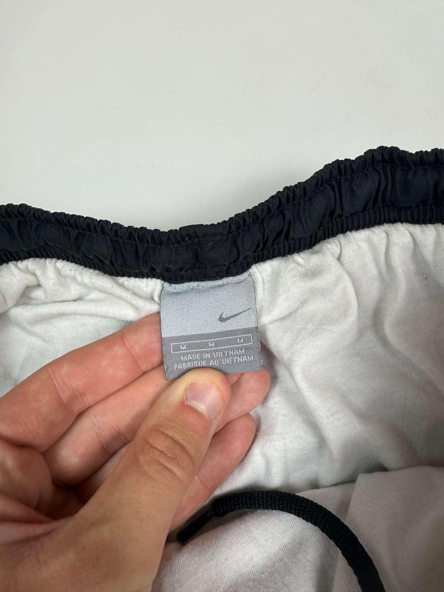 Vintage Nike side stripe baggy track pants (M)