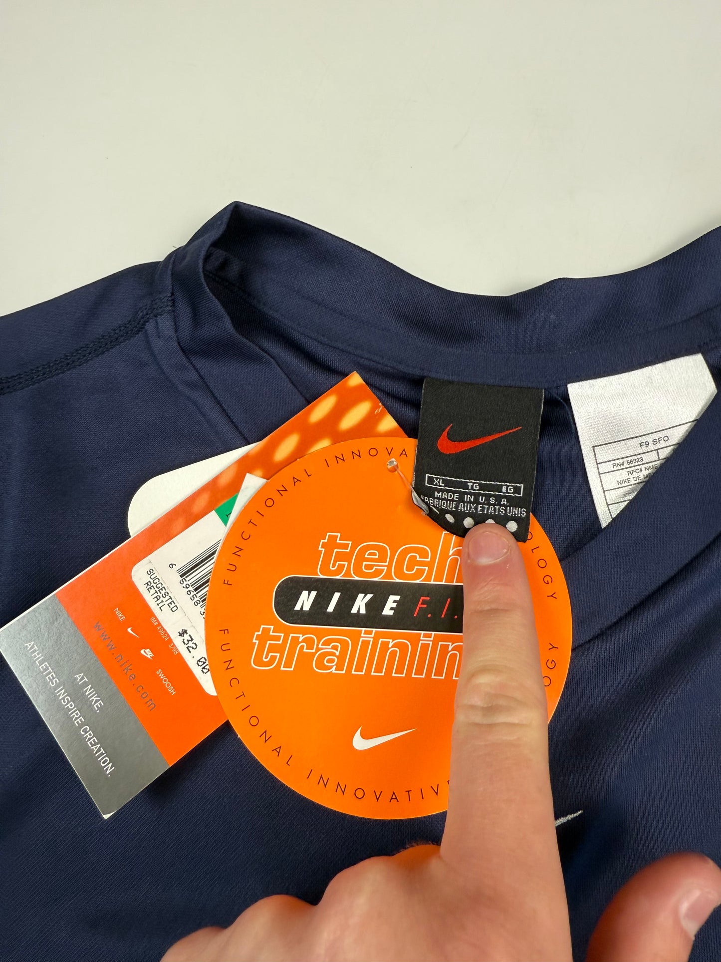 Vintage BNWT 90s Nike alpha project centre swoosh sport tee (XL)