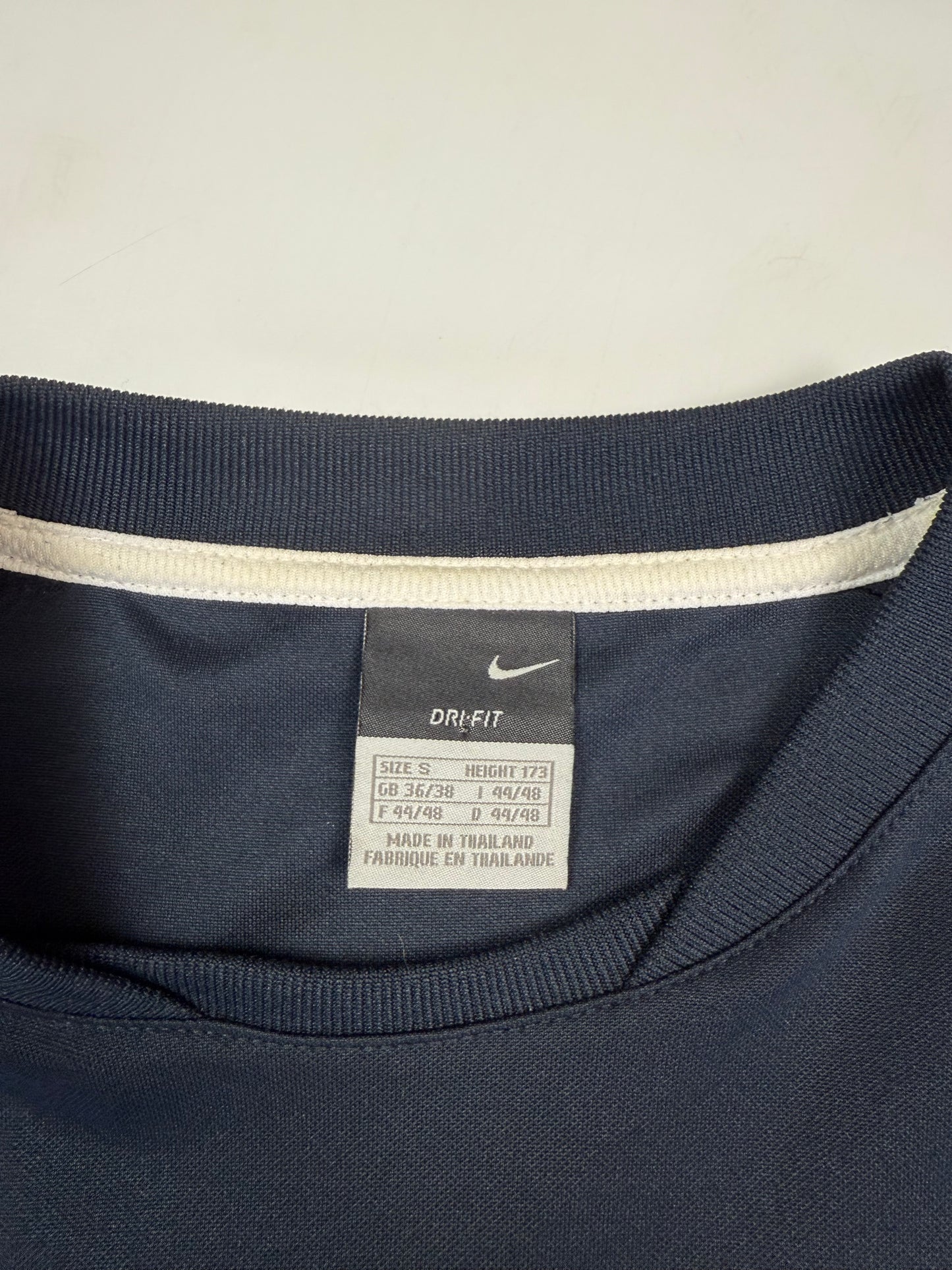 Vintage Nike shield football tee (S)