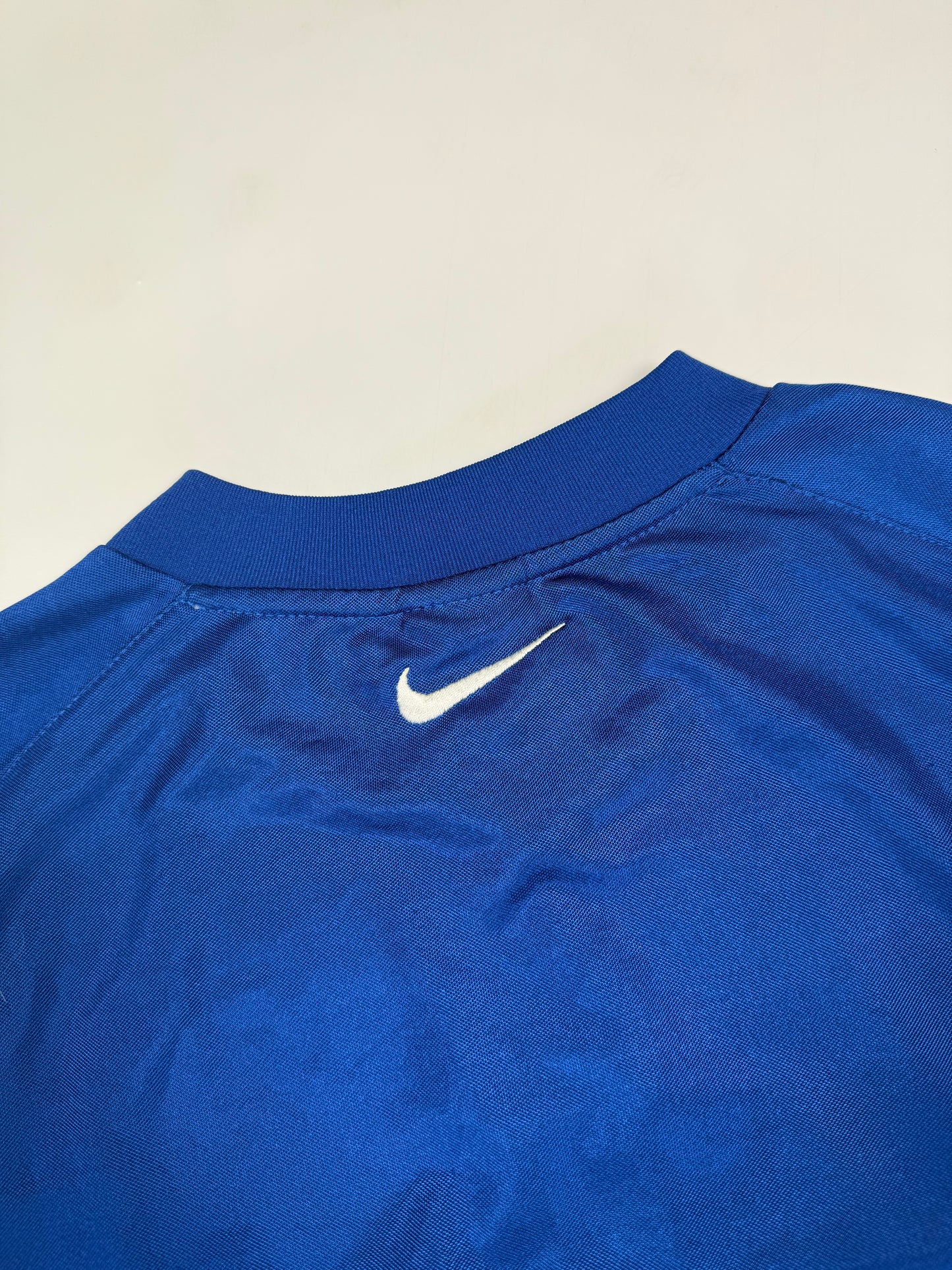 Vintage Nike shield football centre logo tee (M)