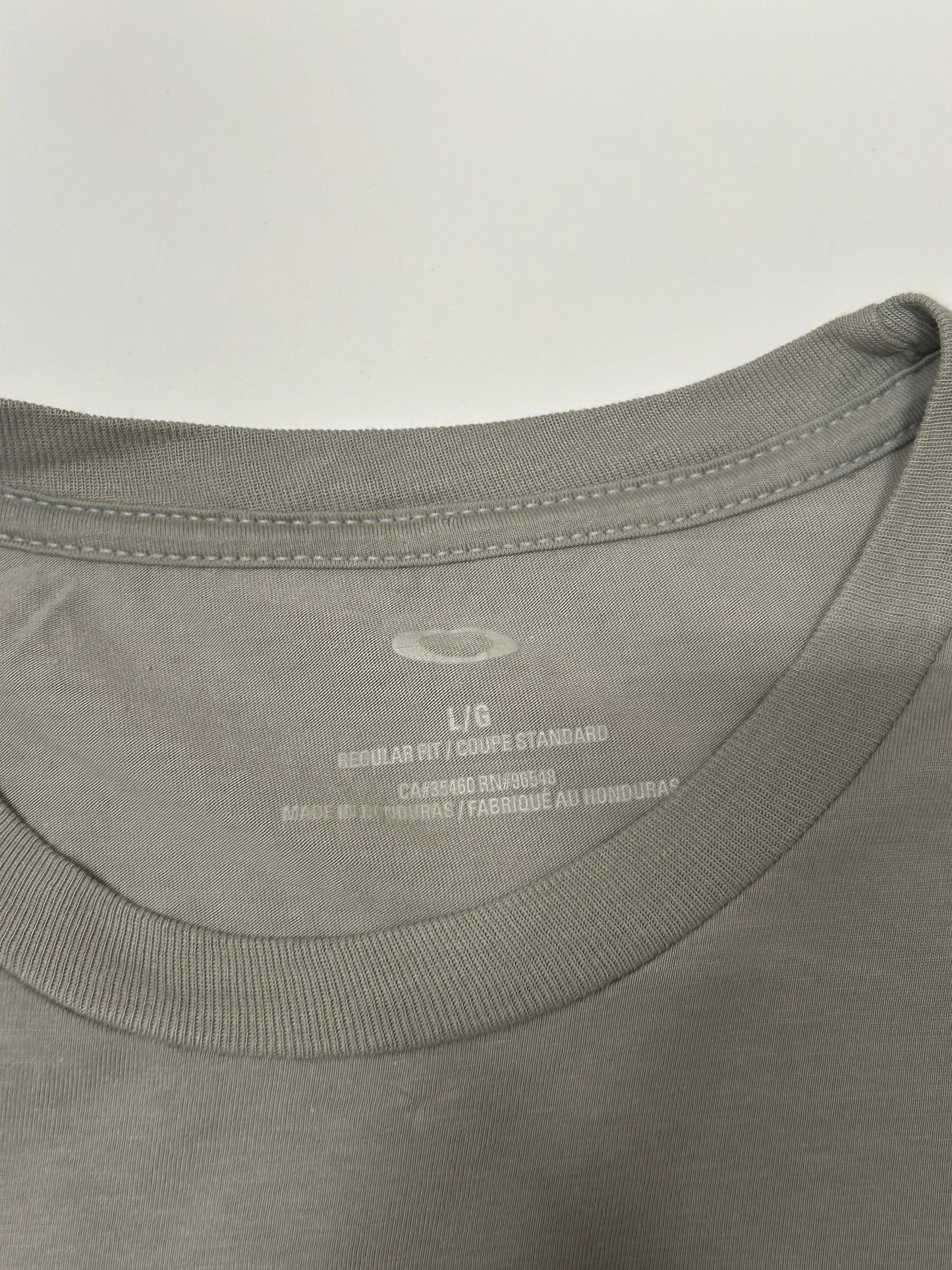 Oakley spell out tee (L)