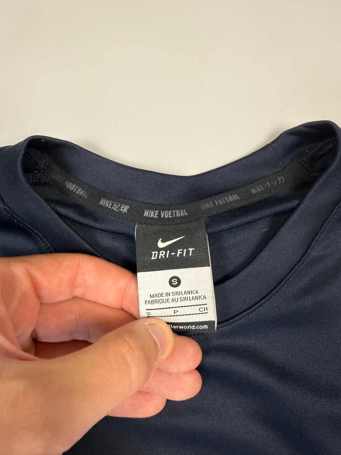 Nike shield football centre logo tee (S)