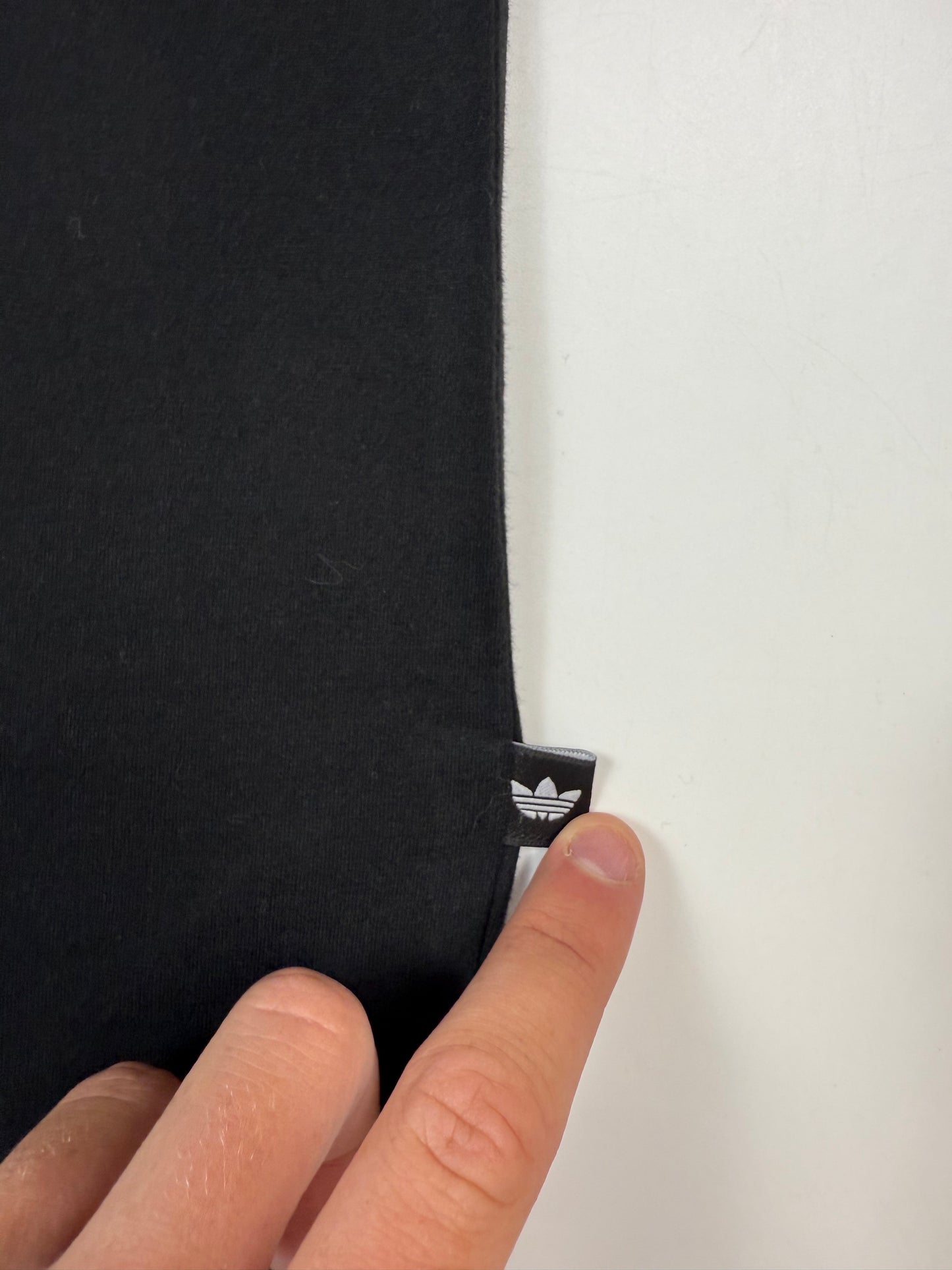 Vintage 90s Adidas originals centre logo tee (M)