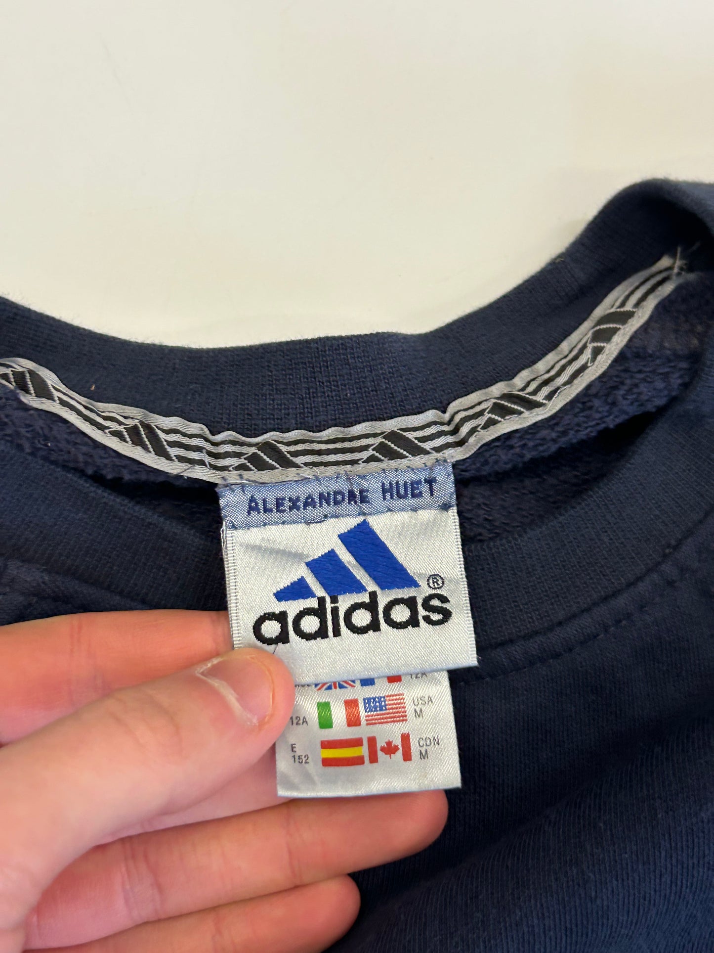Vintage Adidas small logo sweatshirt (XS)