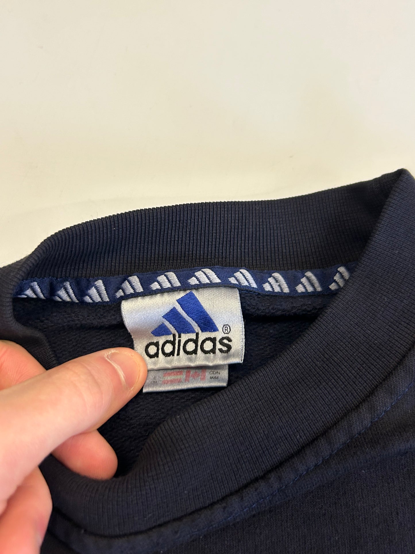 Vintage 90s Adidas small logo sweatshirt (M)