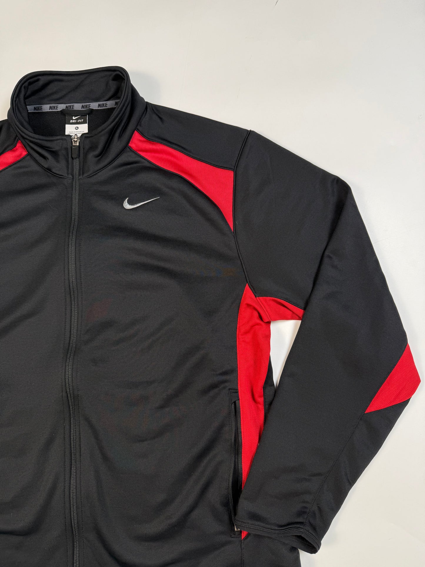 Vintage Nike mini swoosh track jacket (XL)