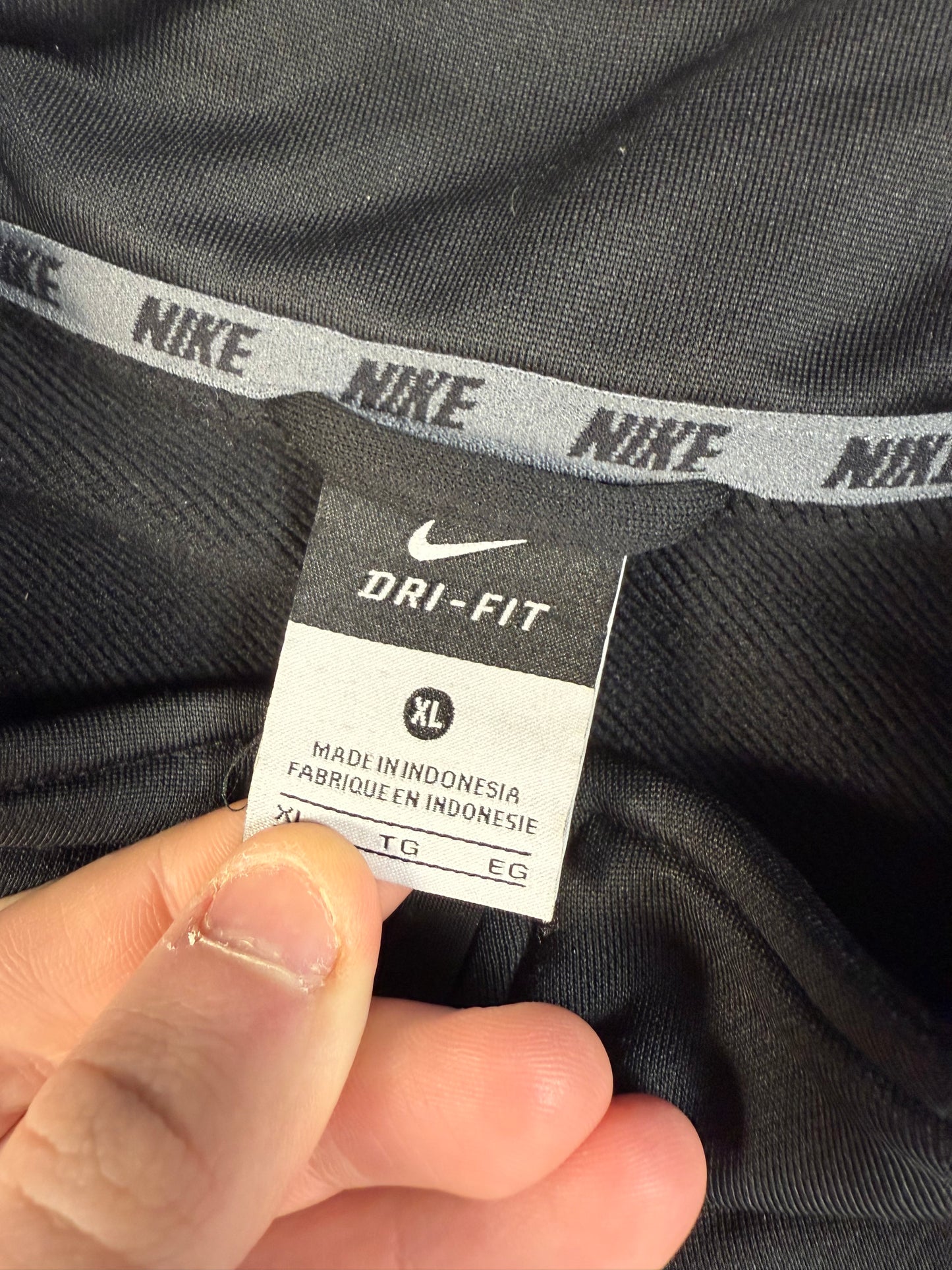 Vintage Nike mini swoosh track jacket (XL)