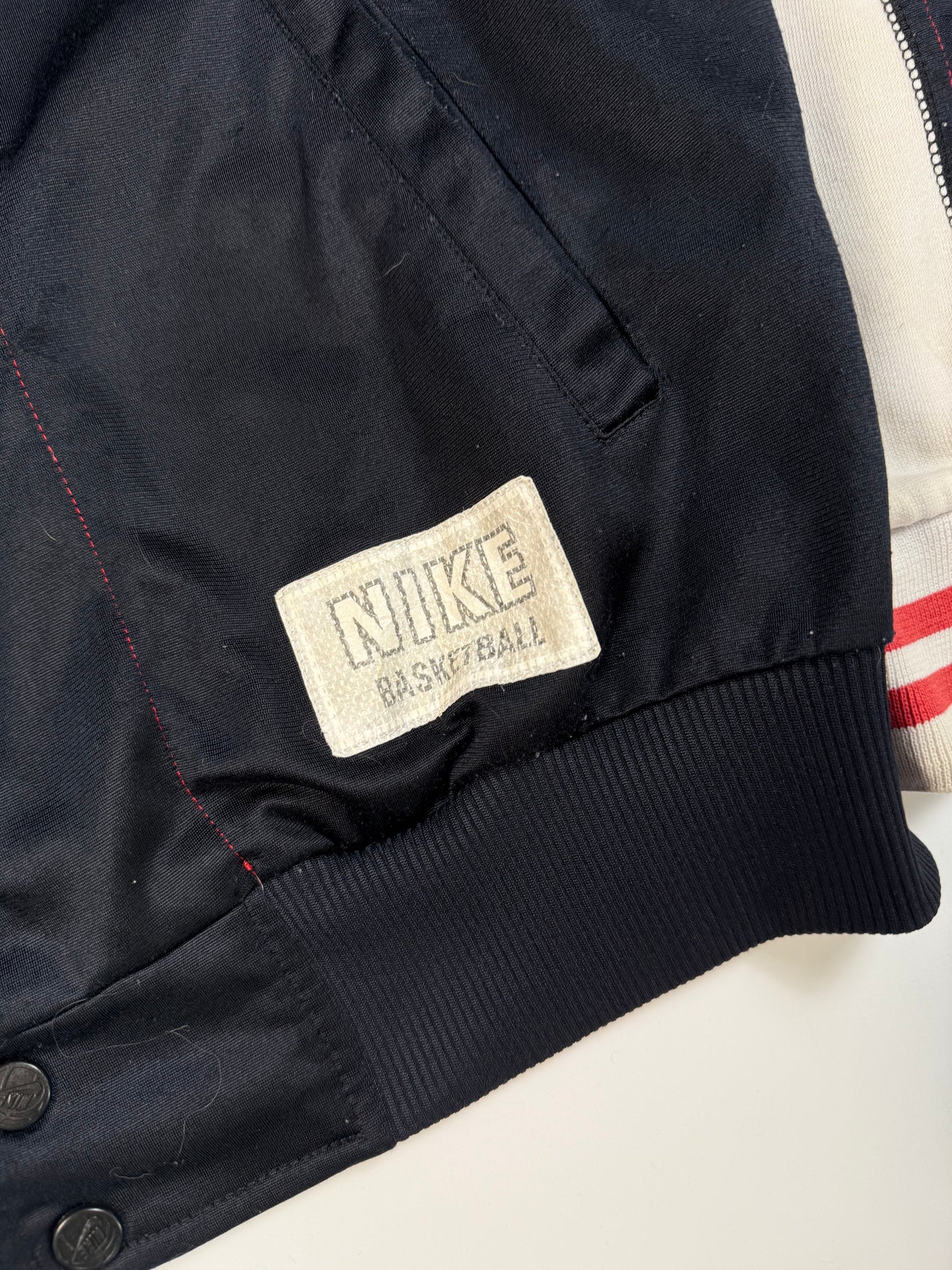 Vintage 90s Nike basketball bomber jacket (M)