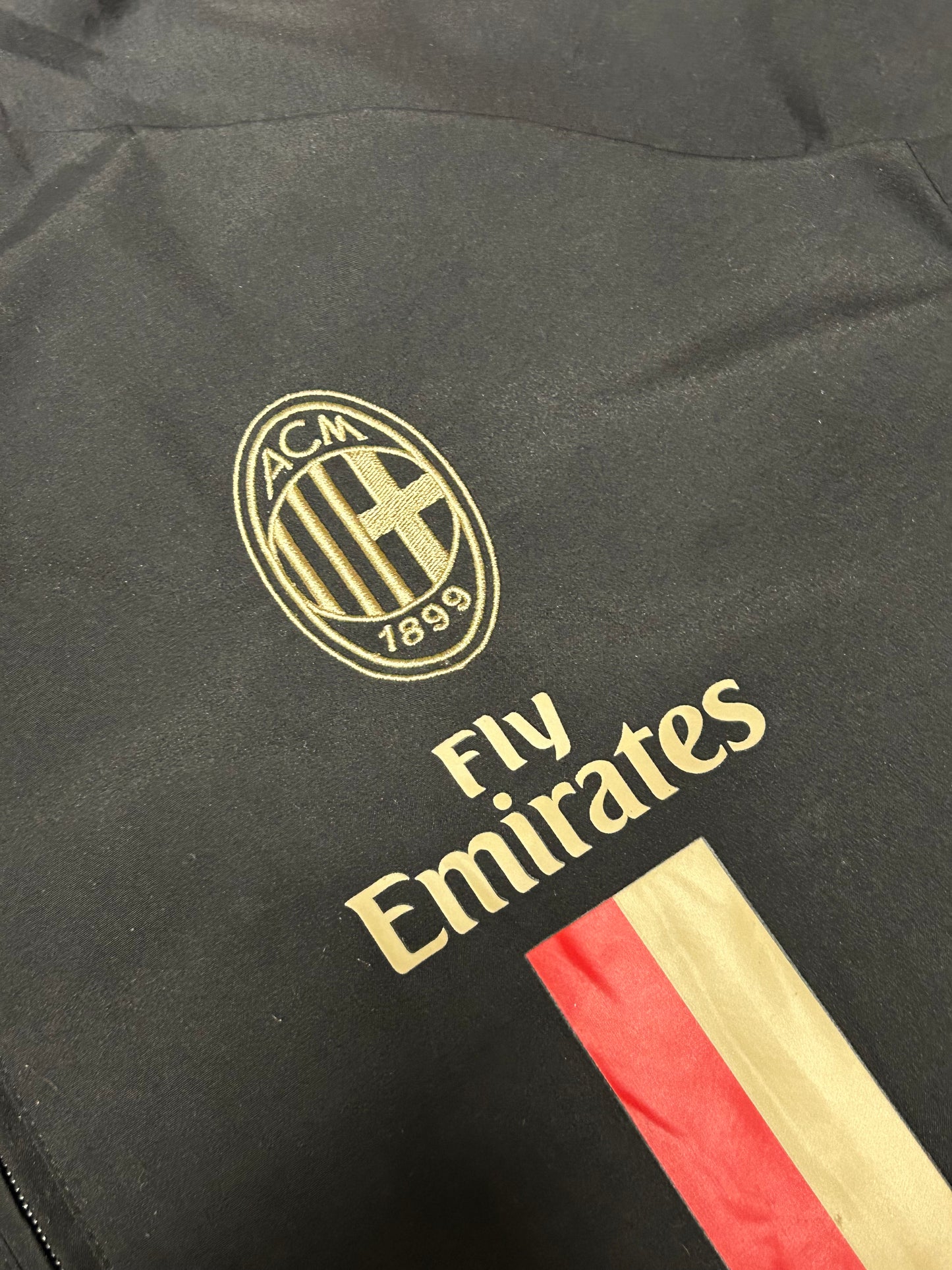 AC Milan adidas 2011/12 track jacket (L)
