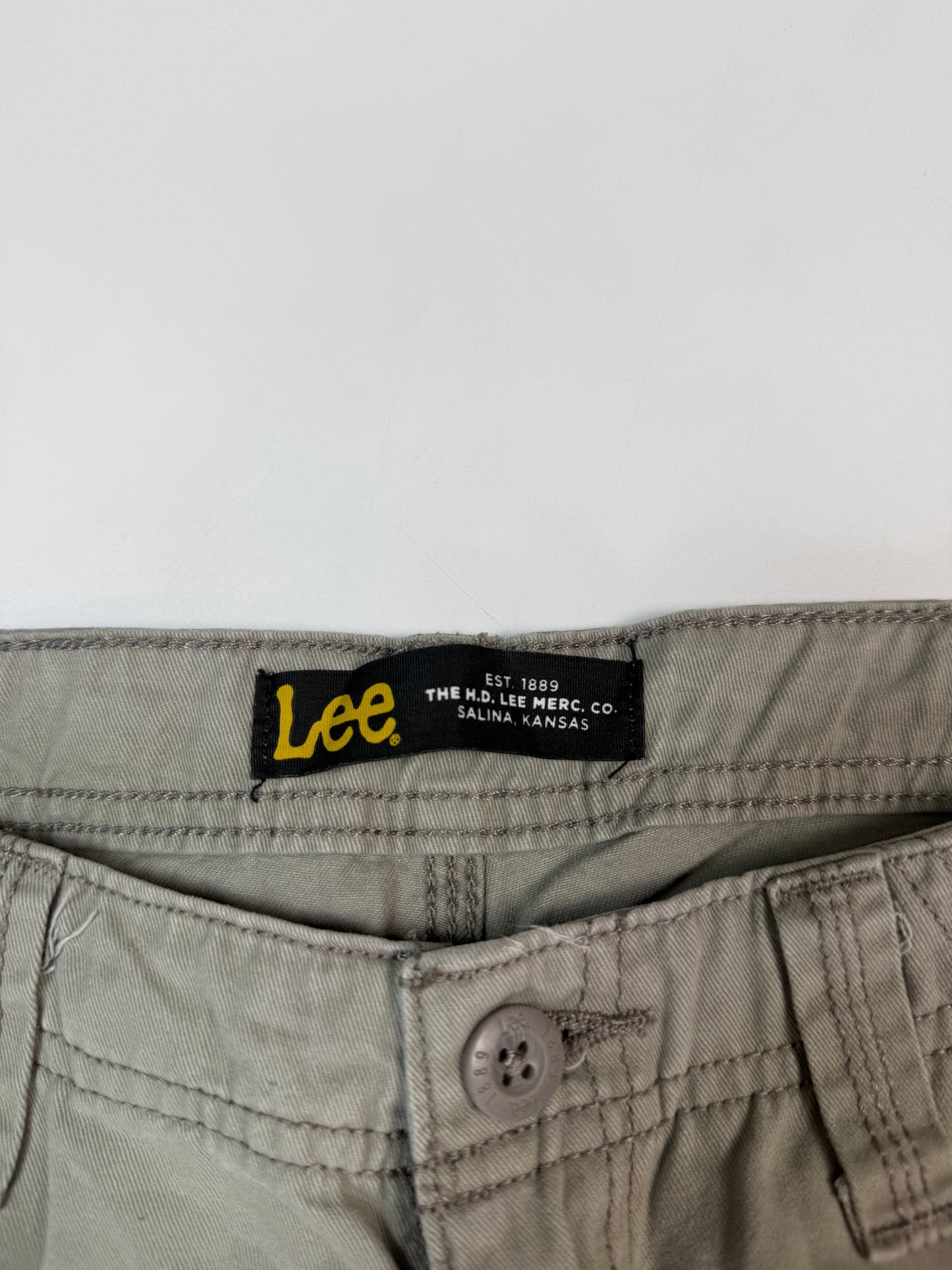 Lee baggy cargo shorts (W29)