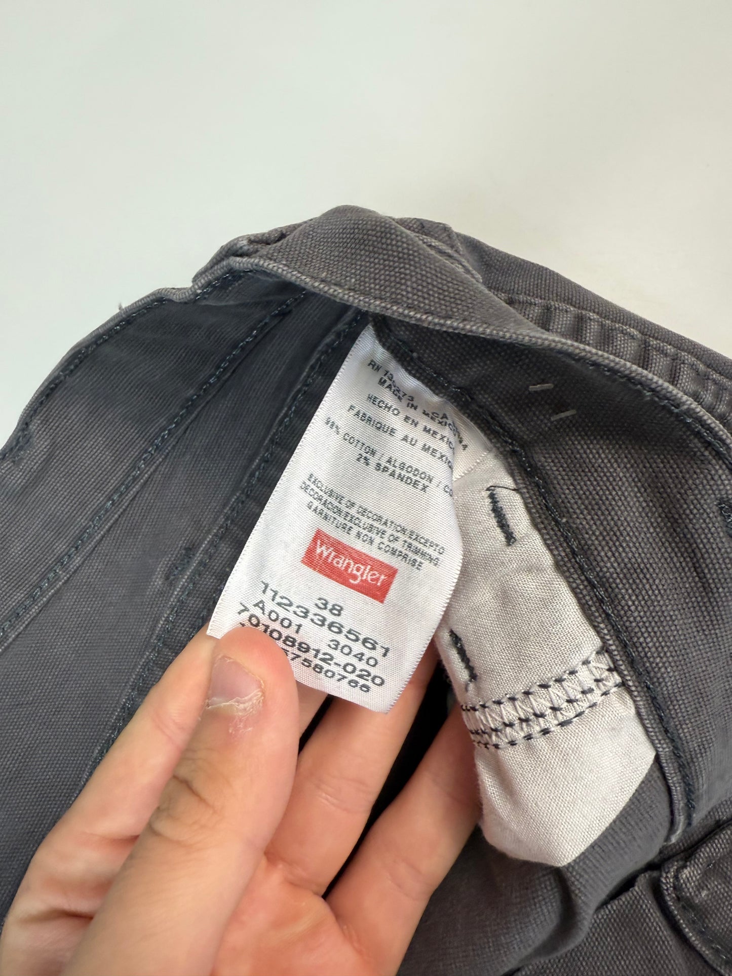 Wrangler baggy carpenter shorts (W36)