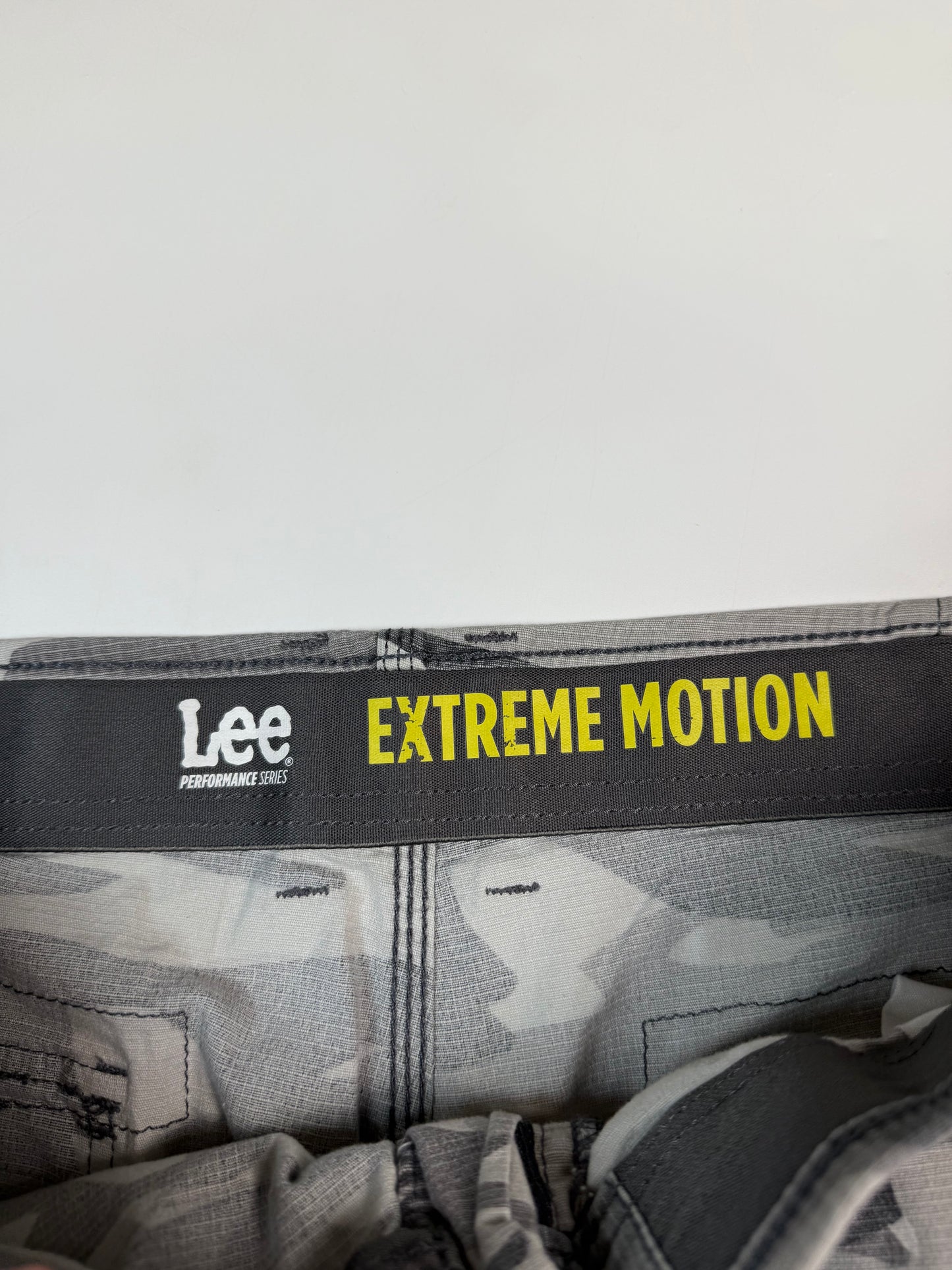 Lee extreme motion baggy camouflage cargo shorts (W38)