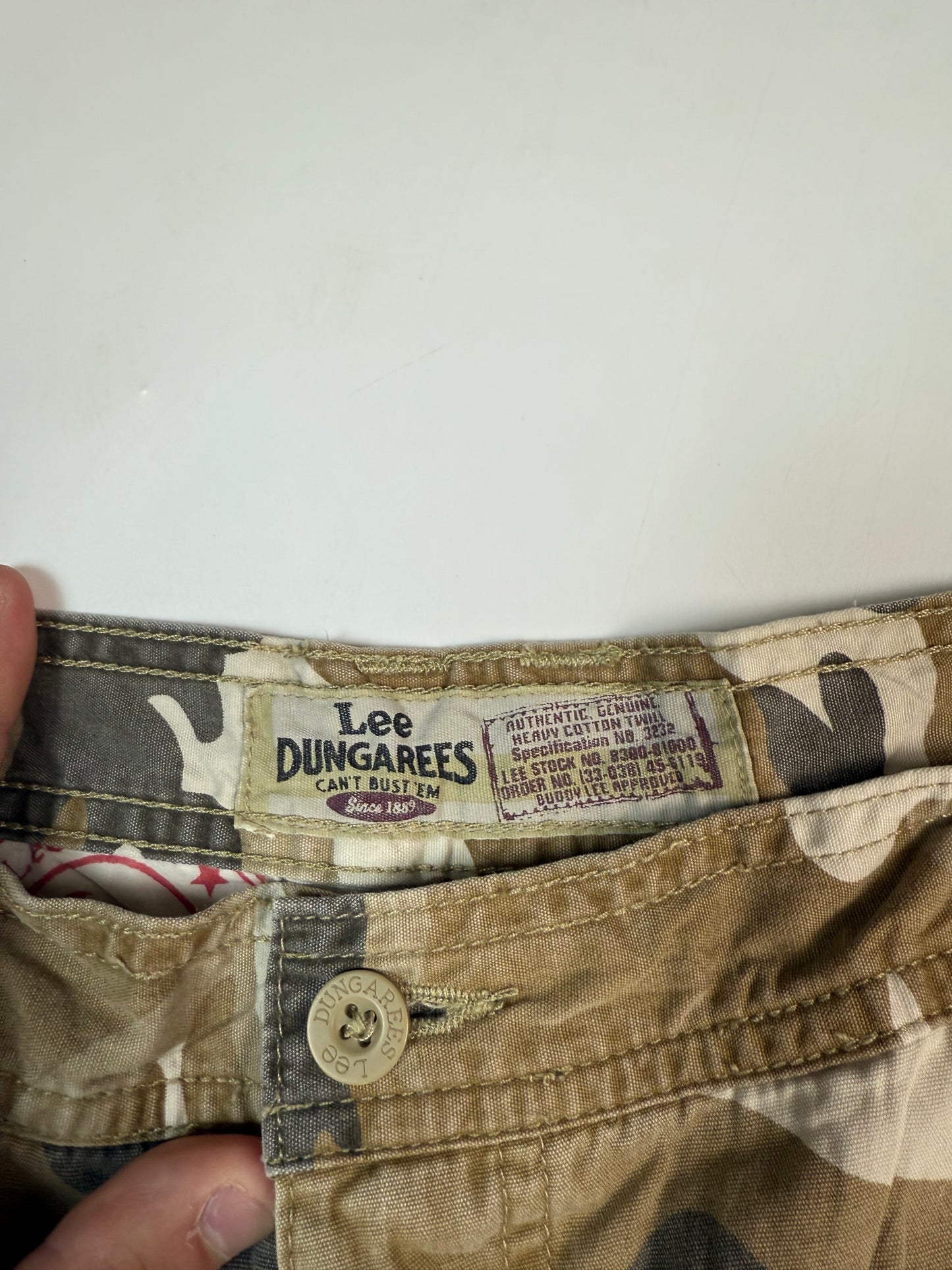 Vintage Lee dungarees camouflage baggy cargo shorts (W36)