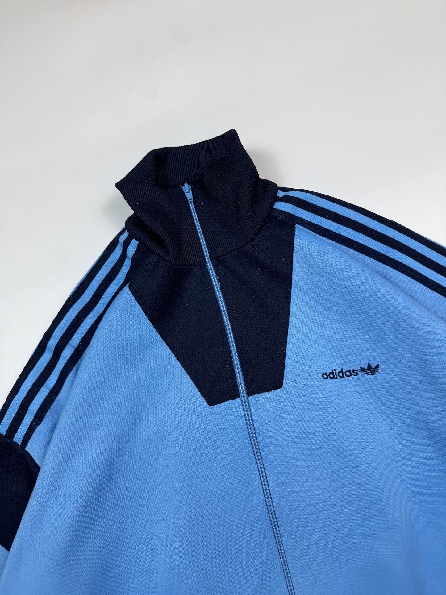 Vintage 90s Adidas originals track top (M)