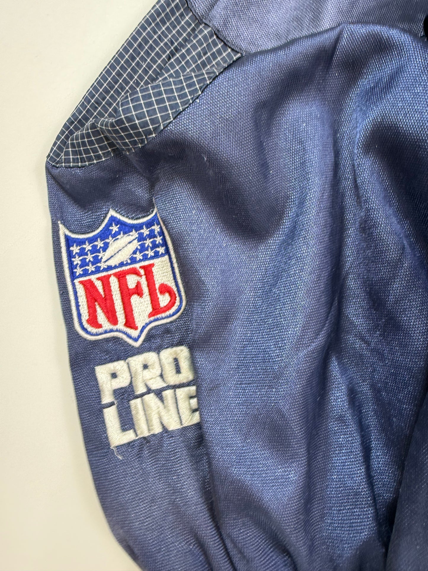 Vintage 90s Denver Broncos Logo athletic pro line NFL jacket (M)