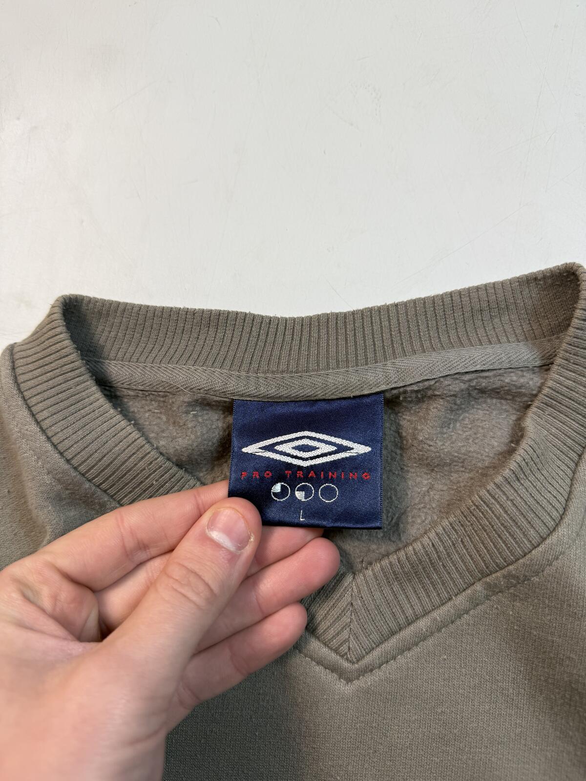 Vintage Umbro centre logo sweatshirt (L)