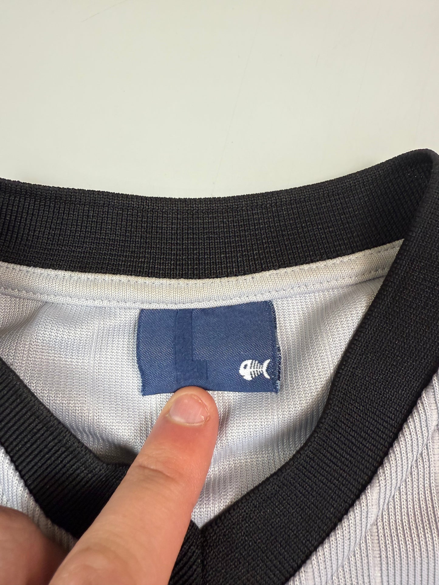 Vintage Fishbone spell out tee (L)