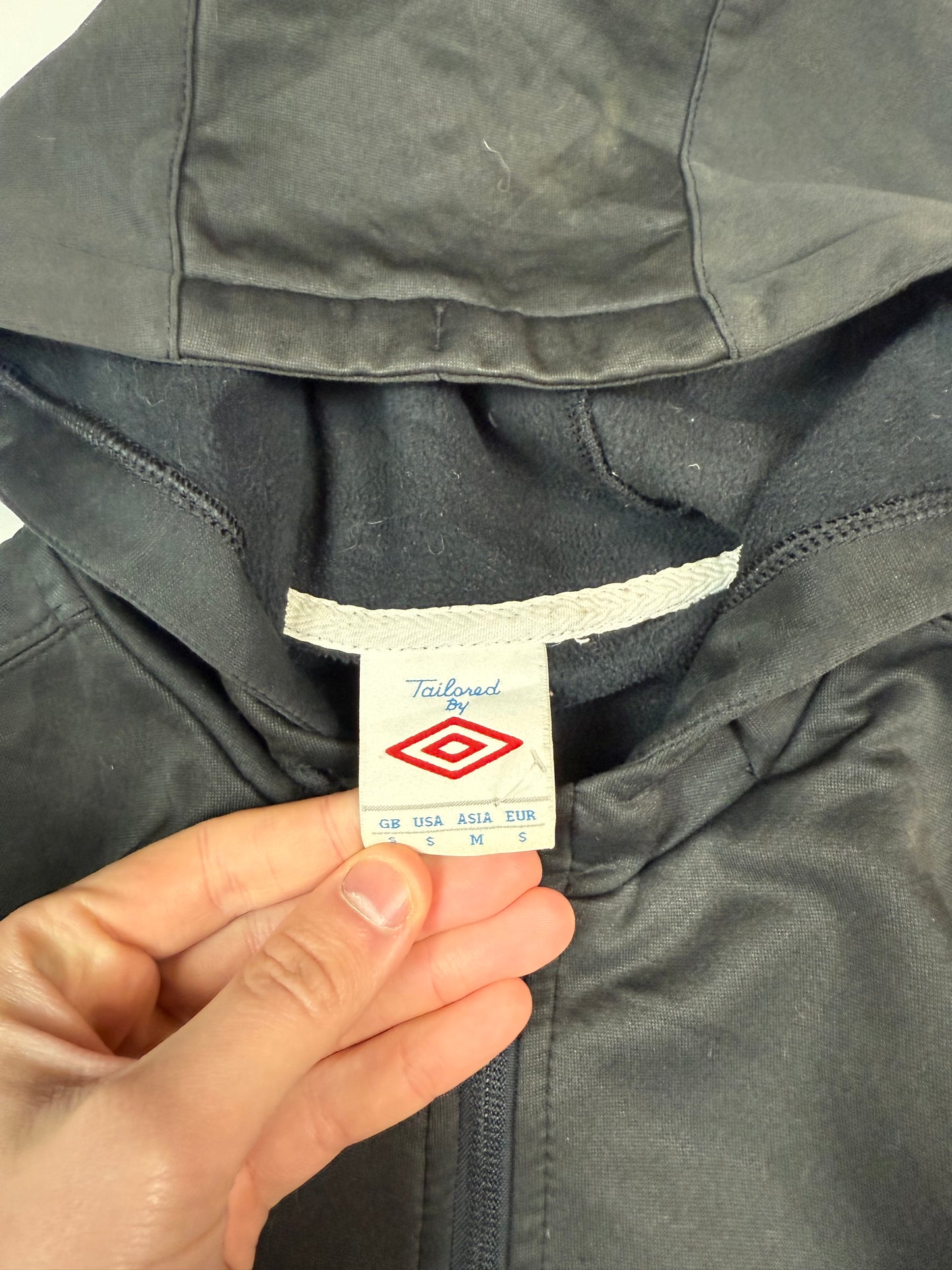Umbro zip up hoodie (S)