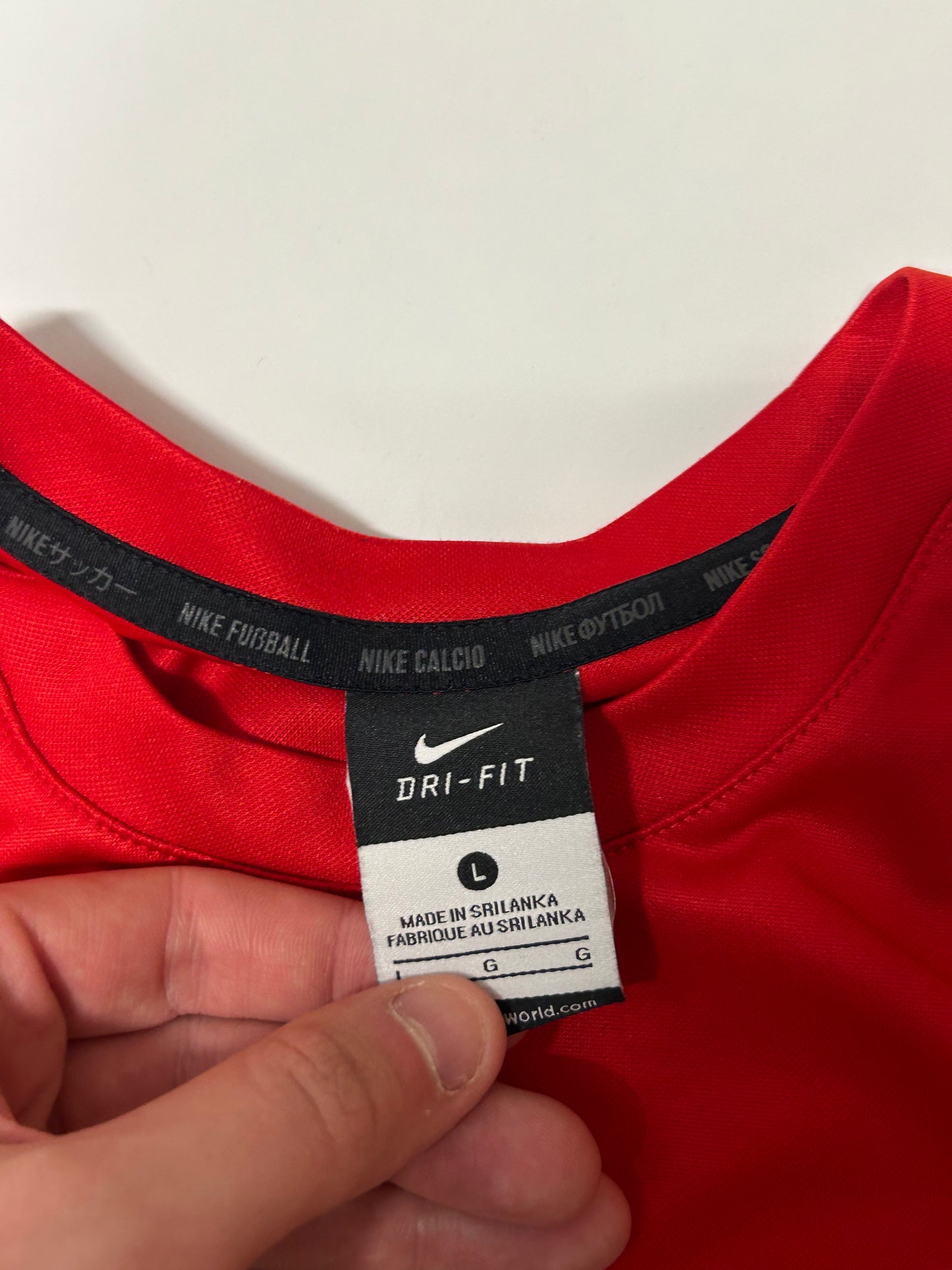 Nike football centre swoosh tee (L)