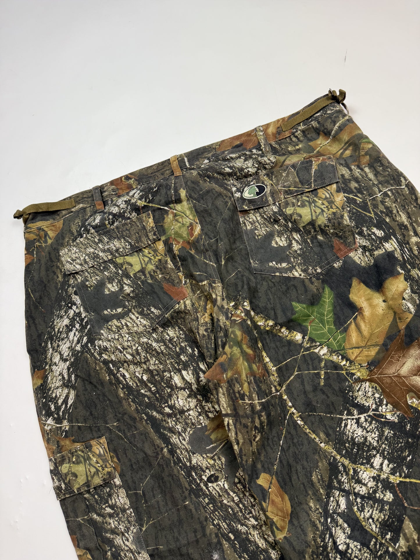 Vintage Russell athletic outdoors real tree baggy cargo pants (W46)