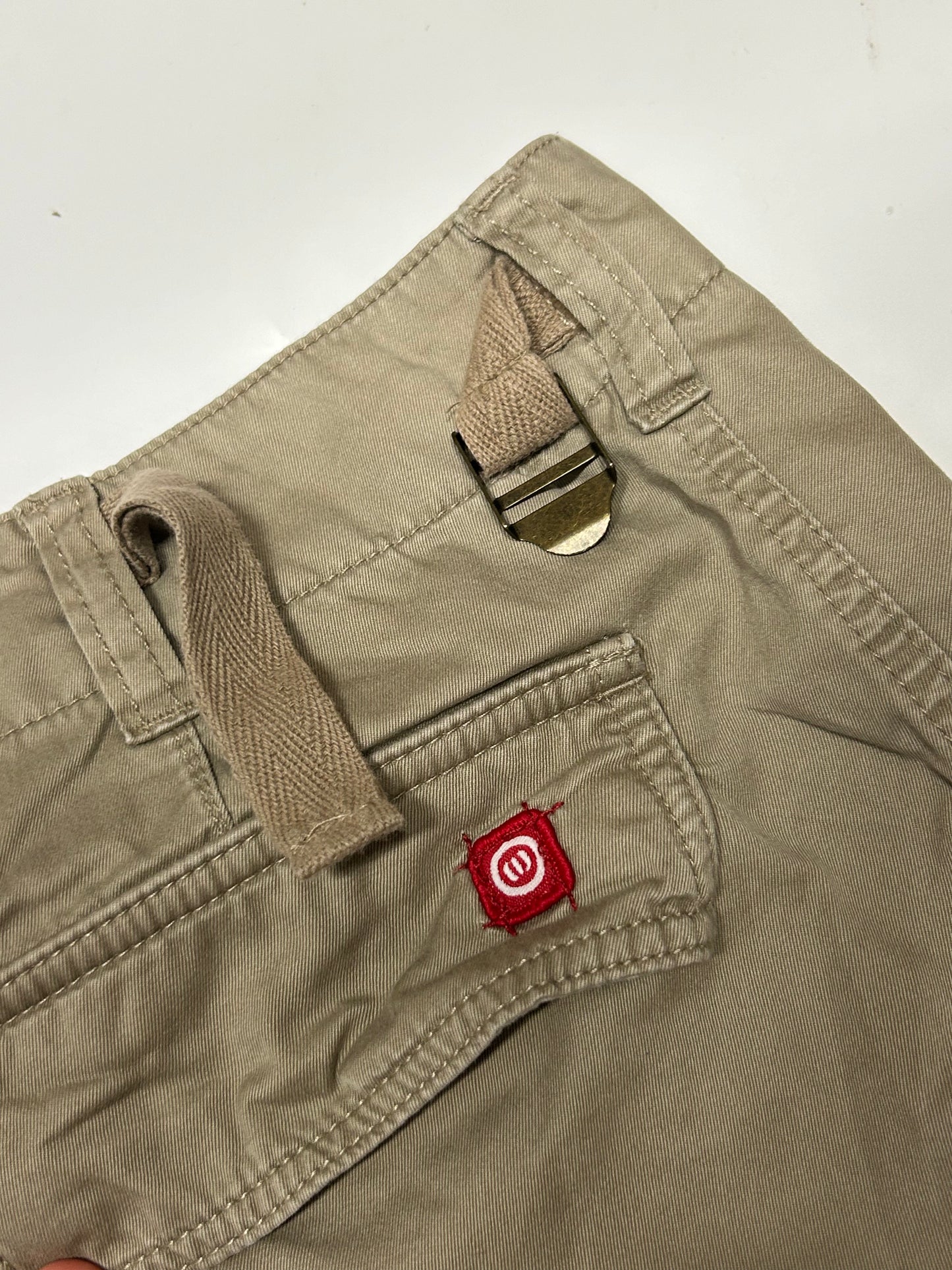 Vintage Animal baggy cargo shorts (L)