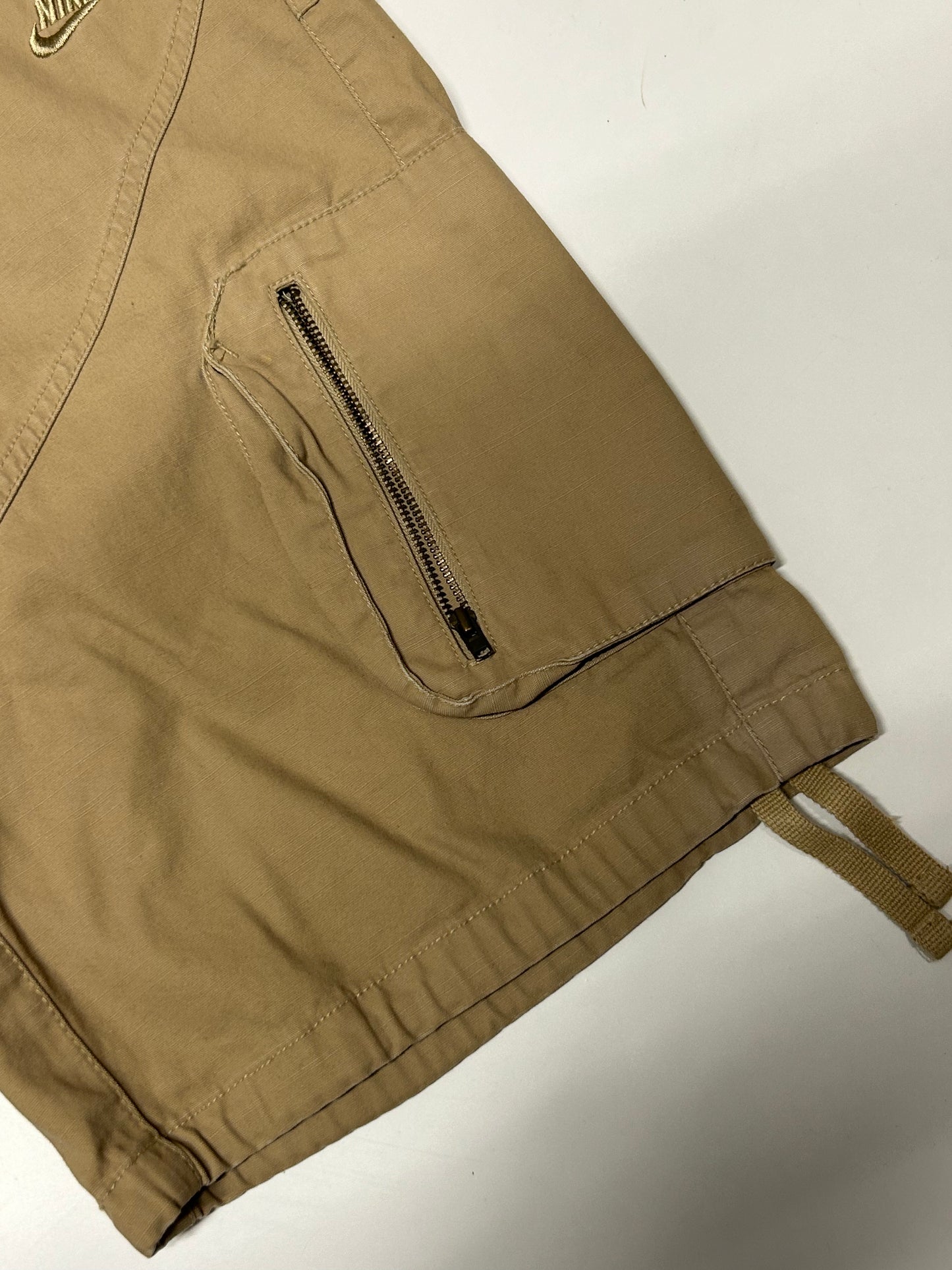 Vintage Nike baggy cargo shorts (M)