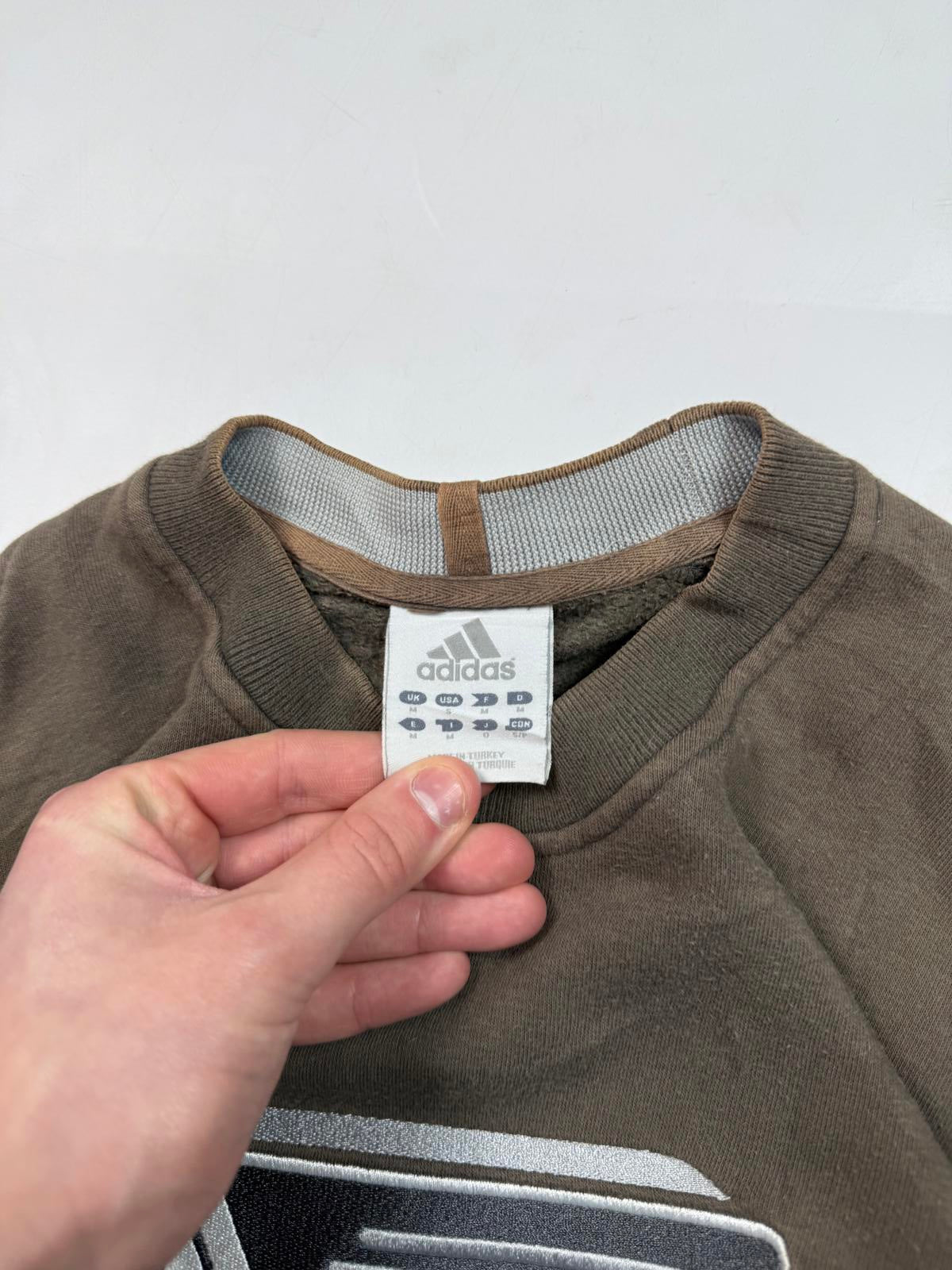 Vintage Adidas centre logo sweatshirt (M)