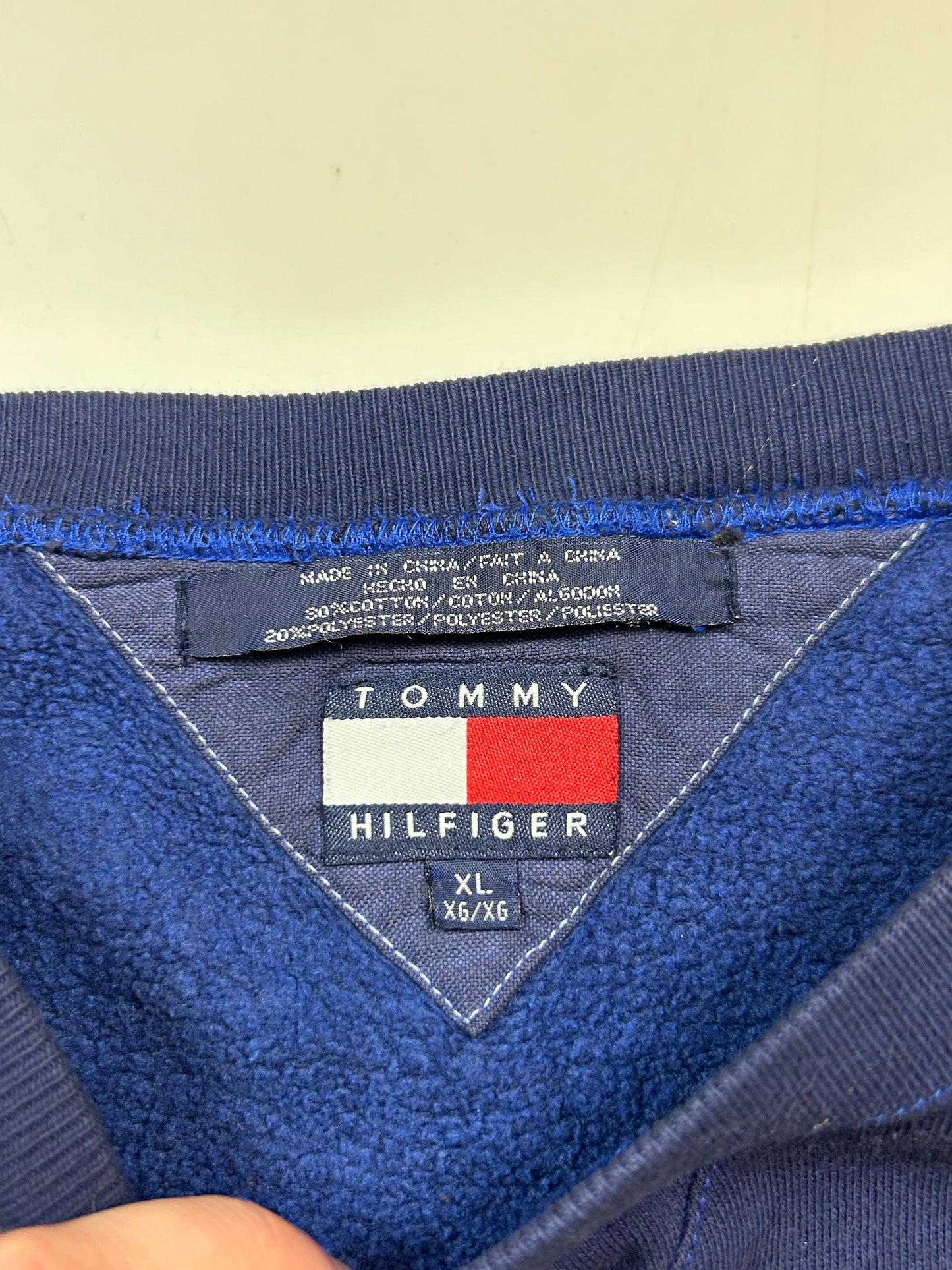 Vintage 90s Tommy Hilfiger small logo sweatshirt (XL)