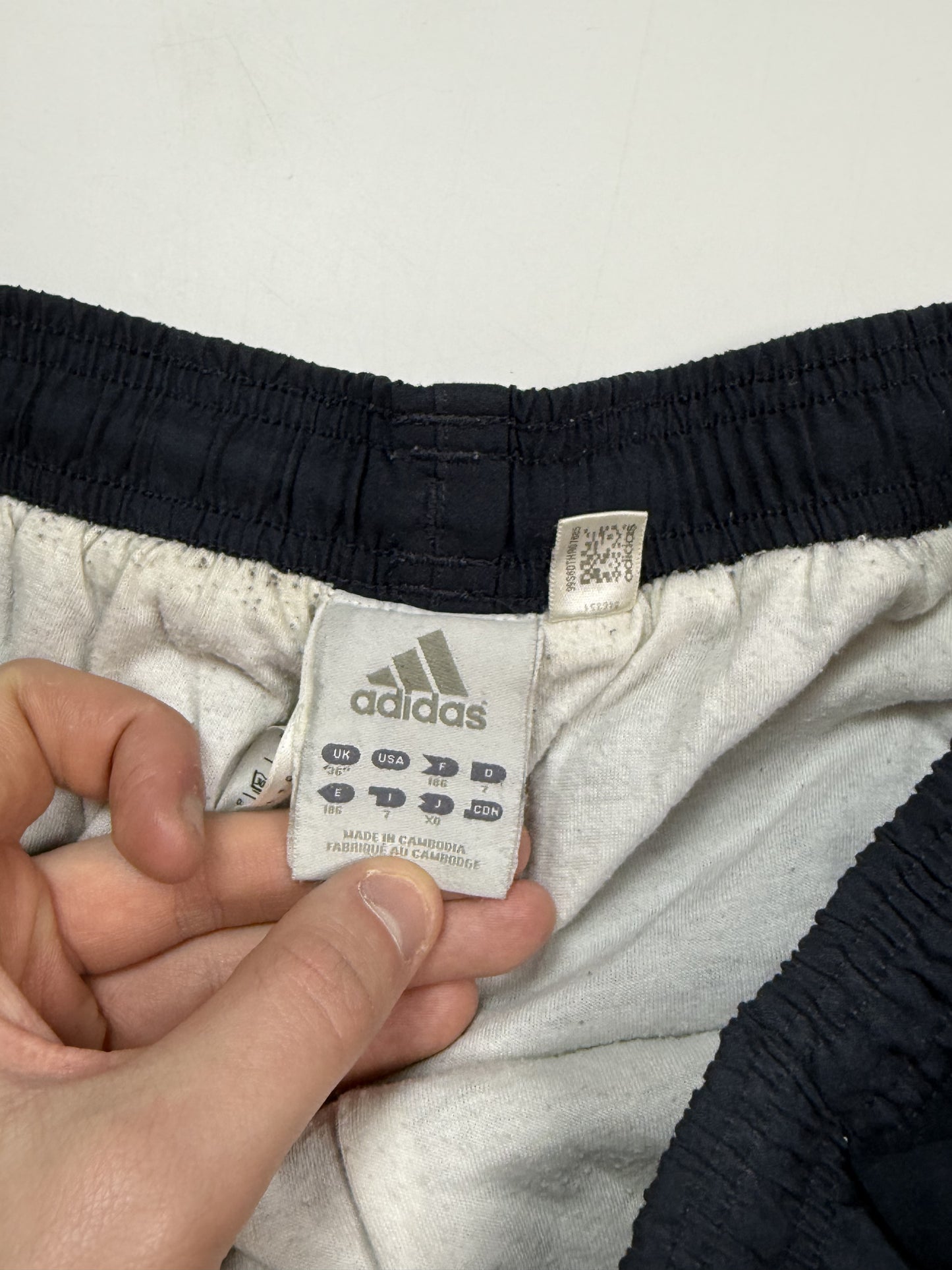 Vintage Adidas baggy track pants (L)