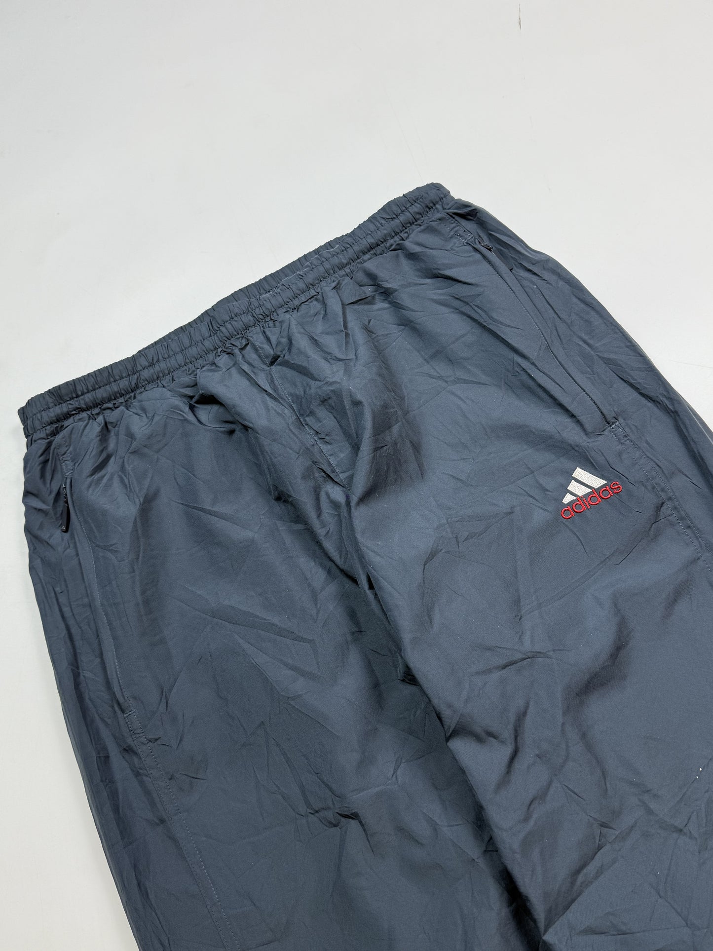 Vintage adidas baggy track pants (M)