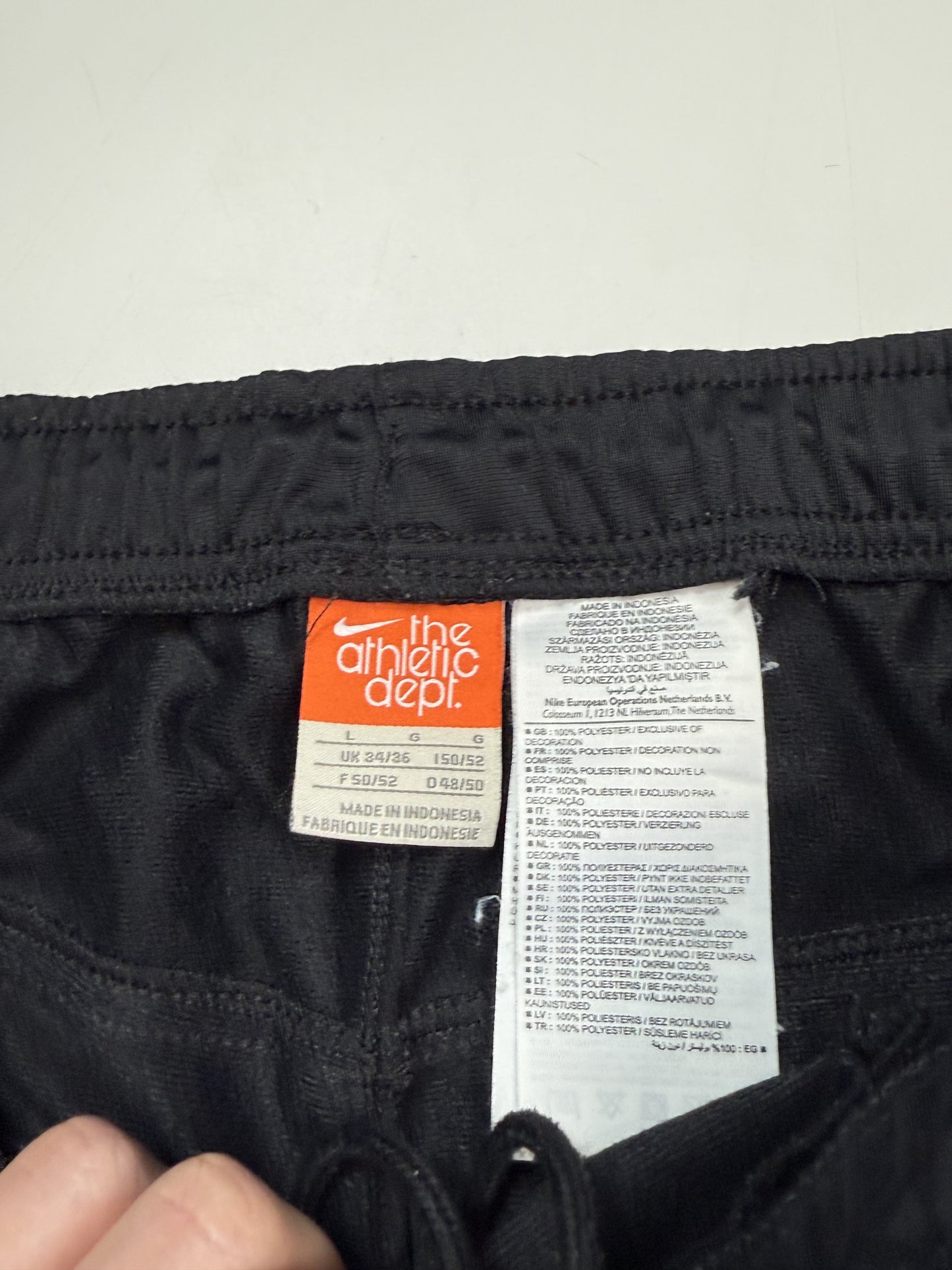 Vintage Nike baggy track pants (L)