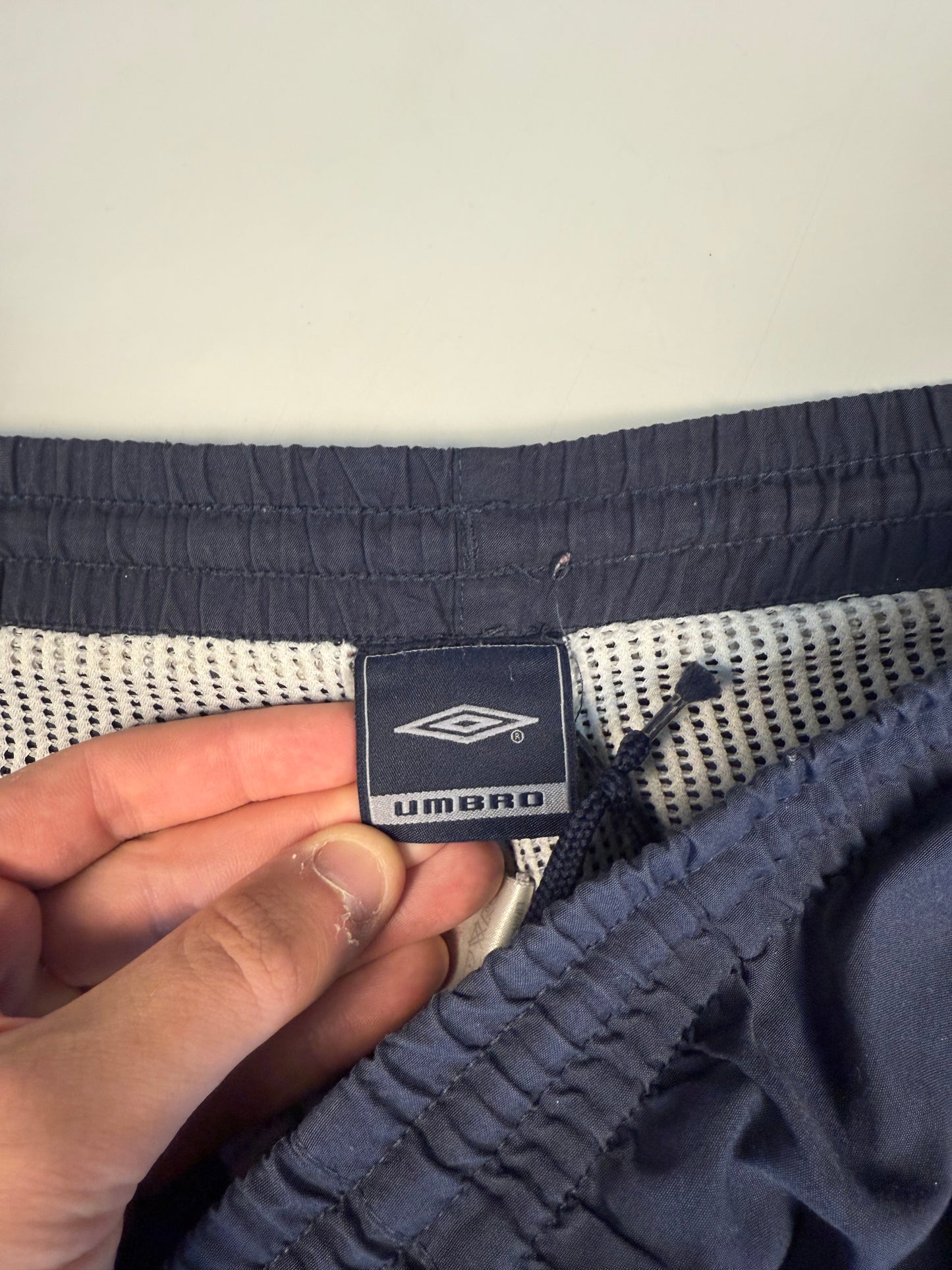 Vintage Umbro side stripe baggy track pants (M)