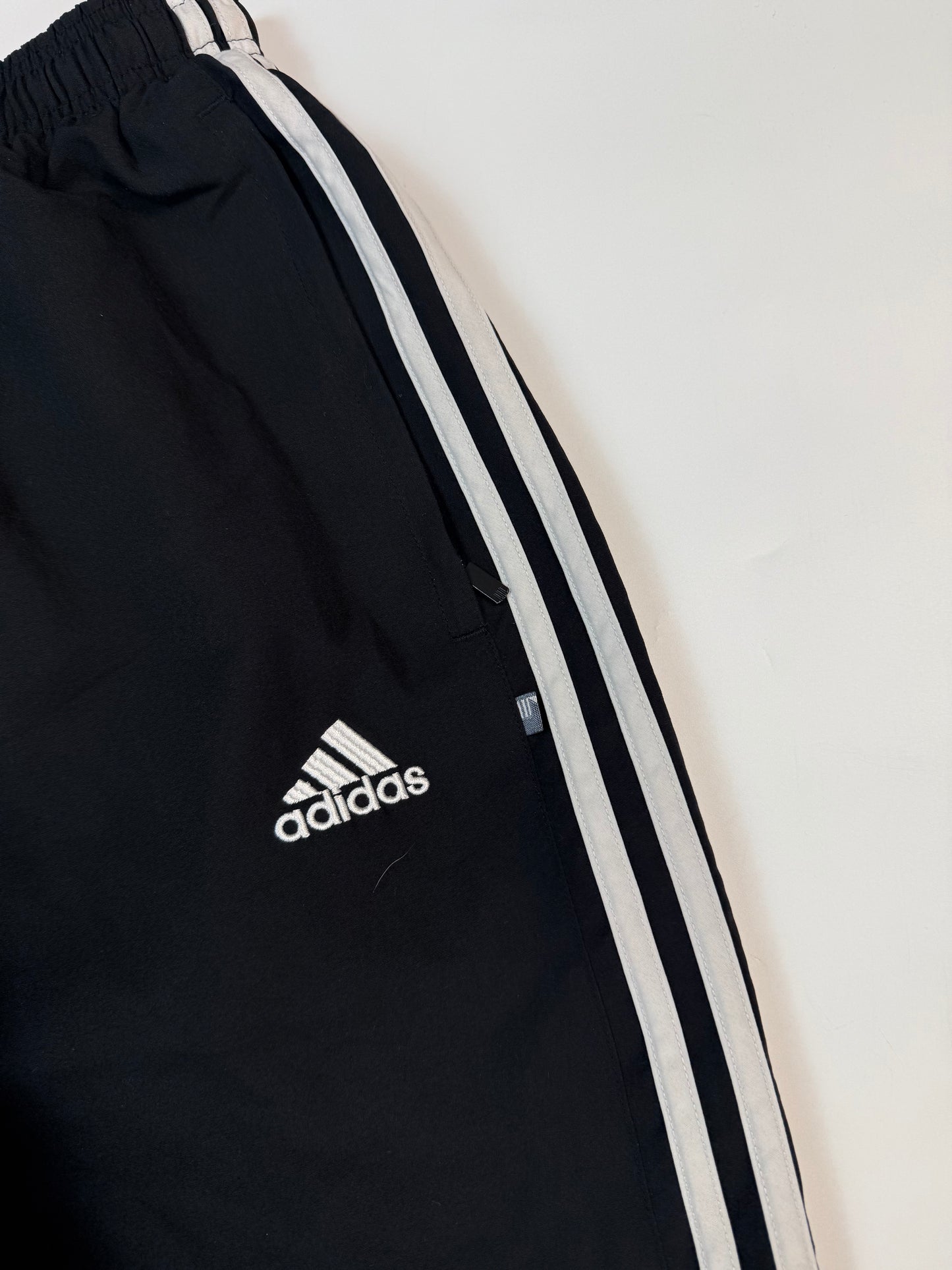 Vintage Adidas baggy track pants (M)