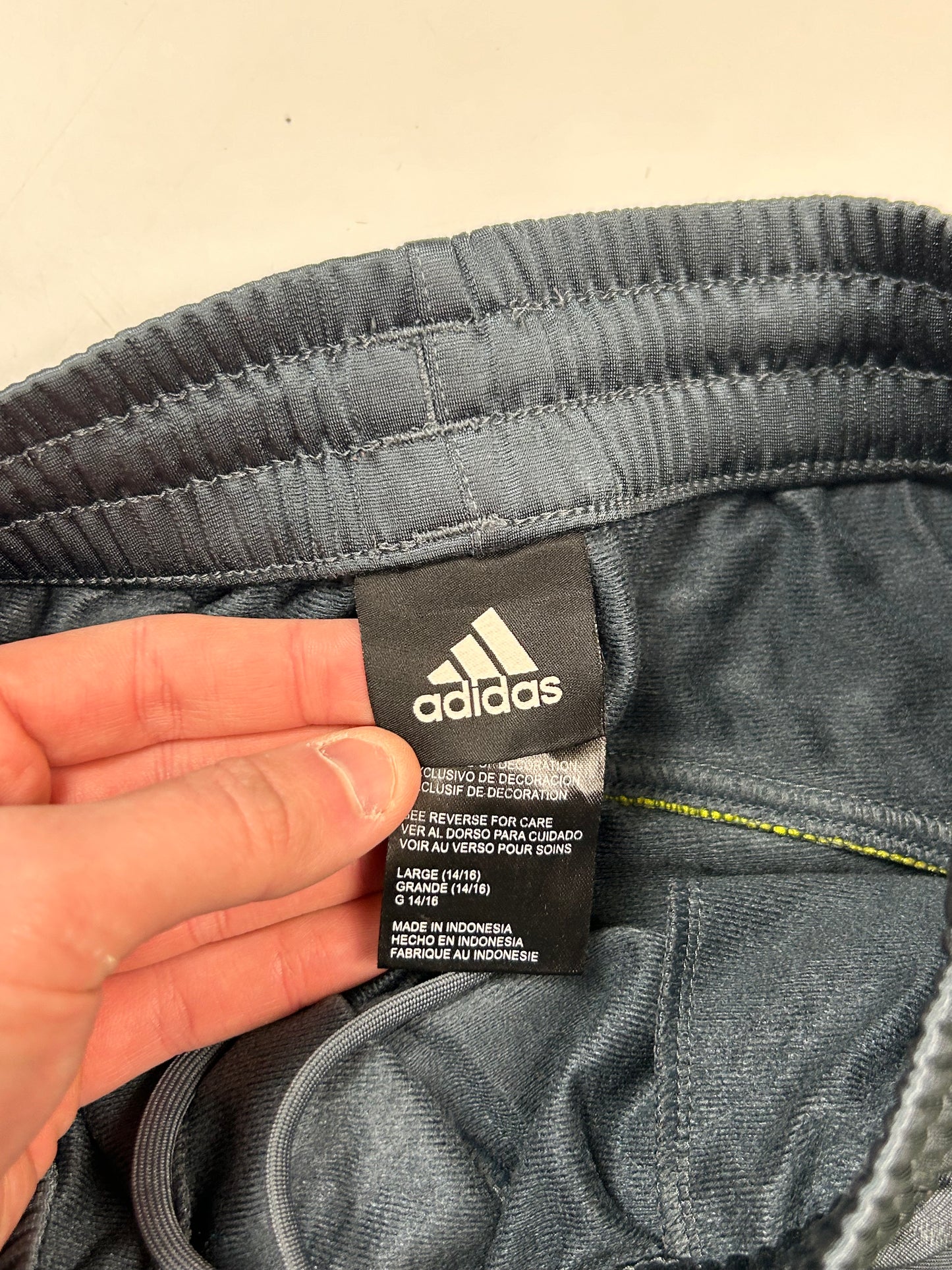 Adidas baggy track pants (S)