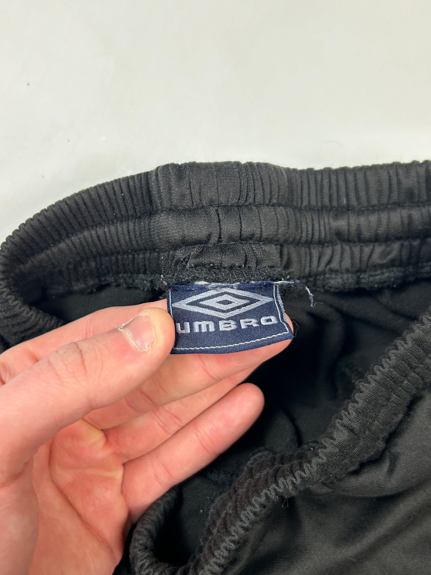 Vintage Umbro baggy track pants (M)
