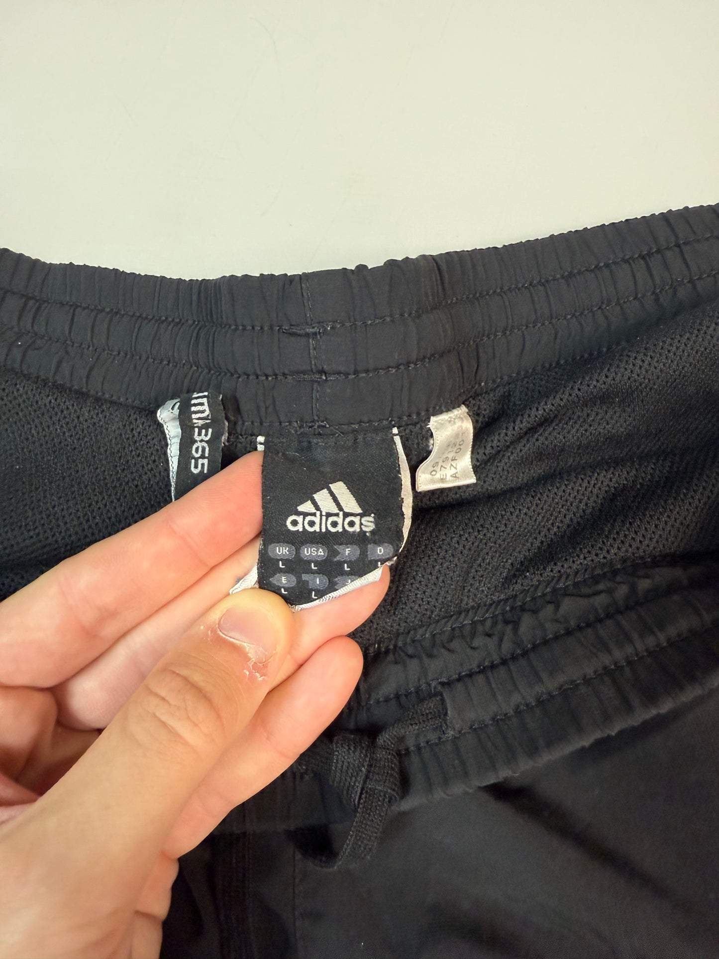 Vintage Adidas baggy track pants (L)