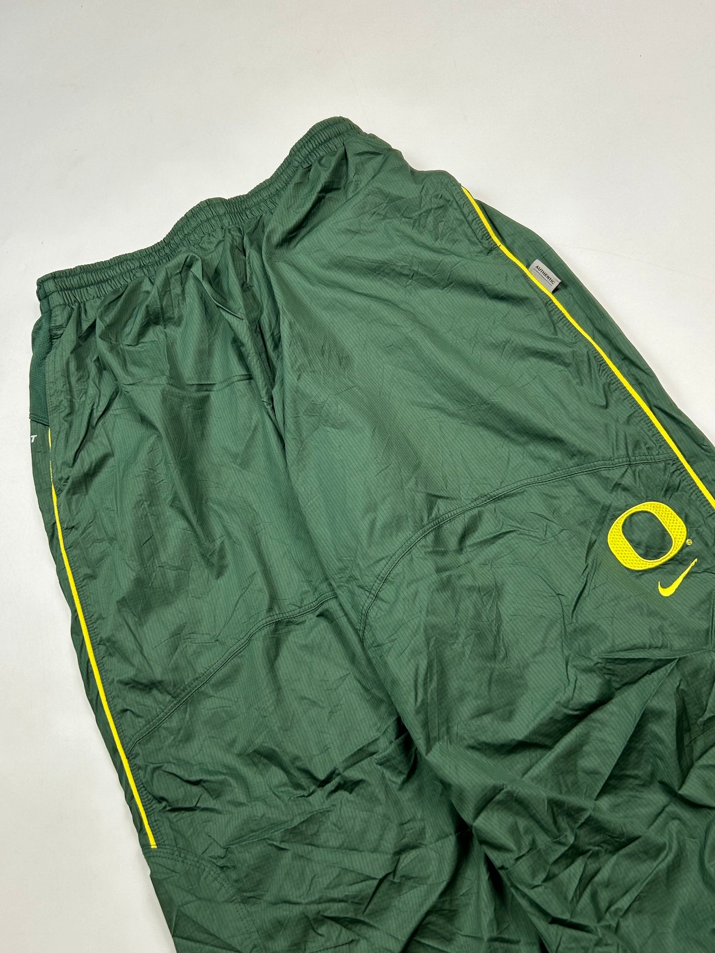 Vintage Nike Oregon baggy track pants (L)