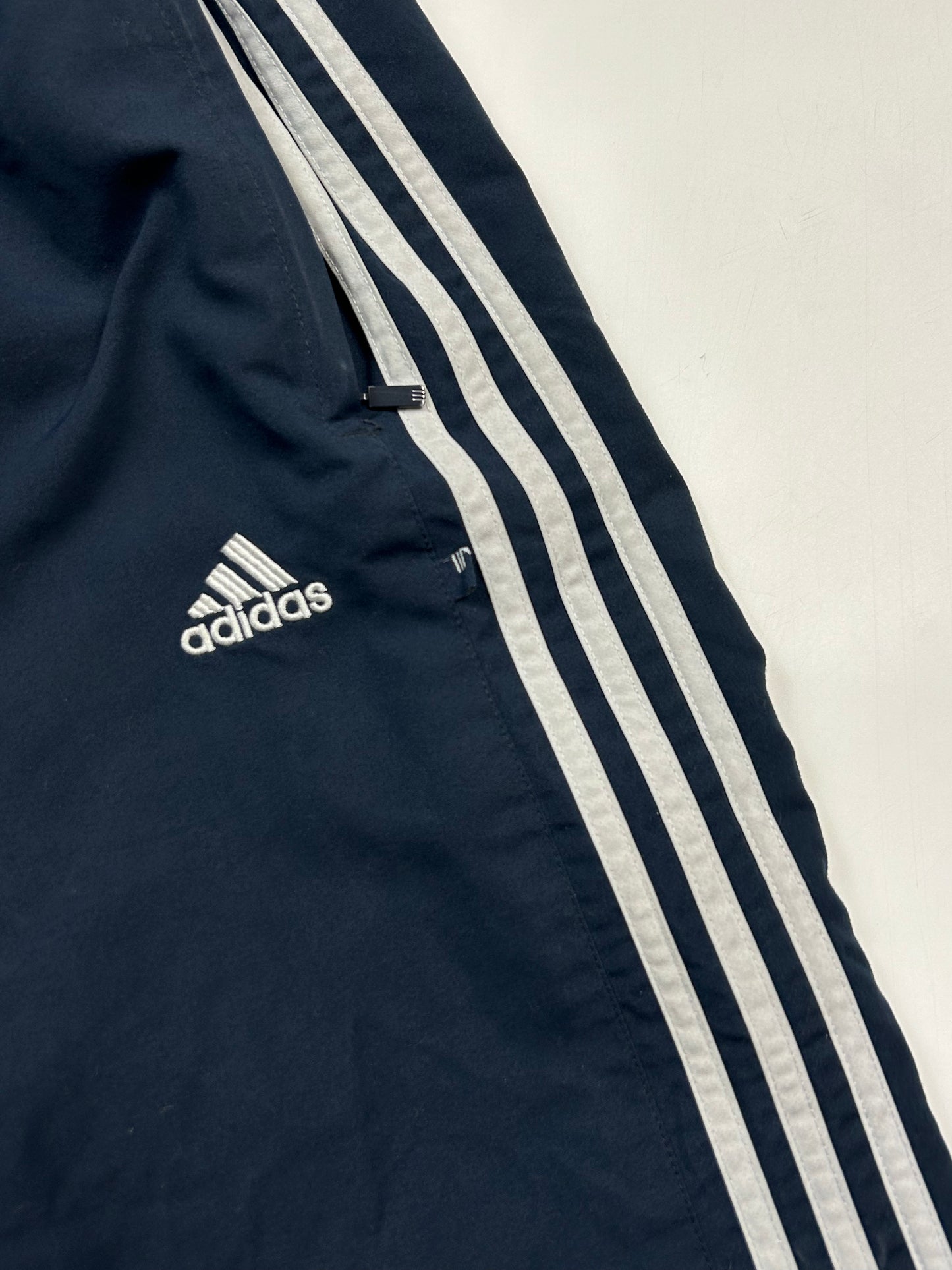 Vintage Adidas baggy track pants (M)