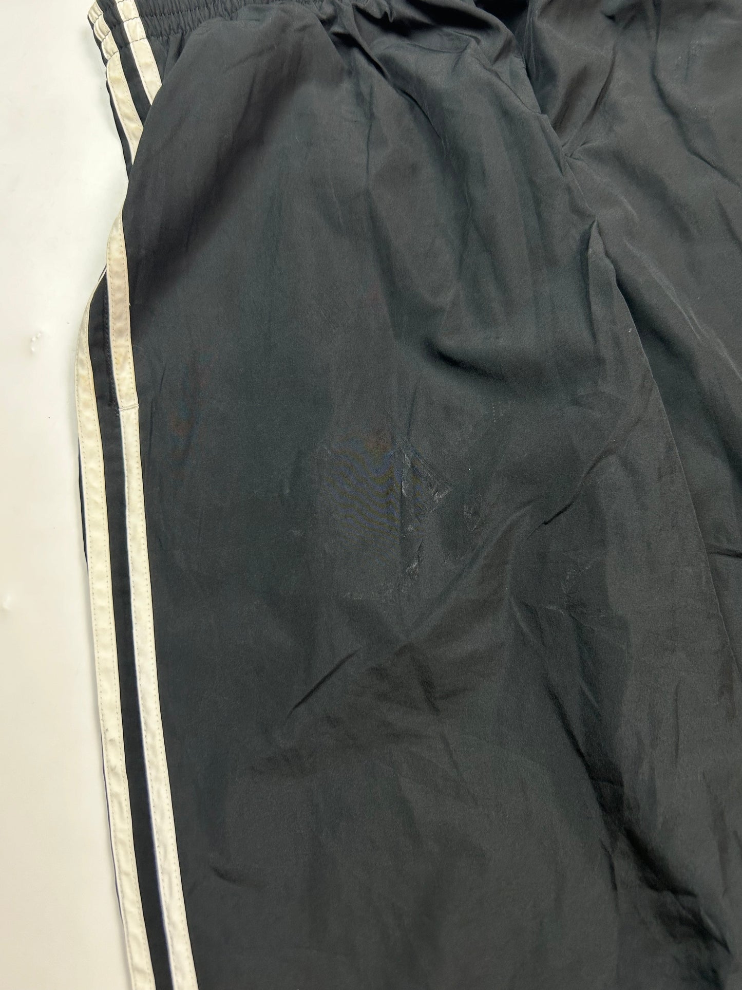 Vintage Adidas baggy track pants (M)