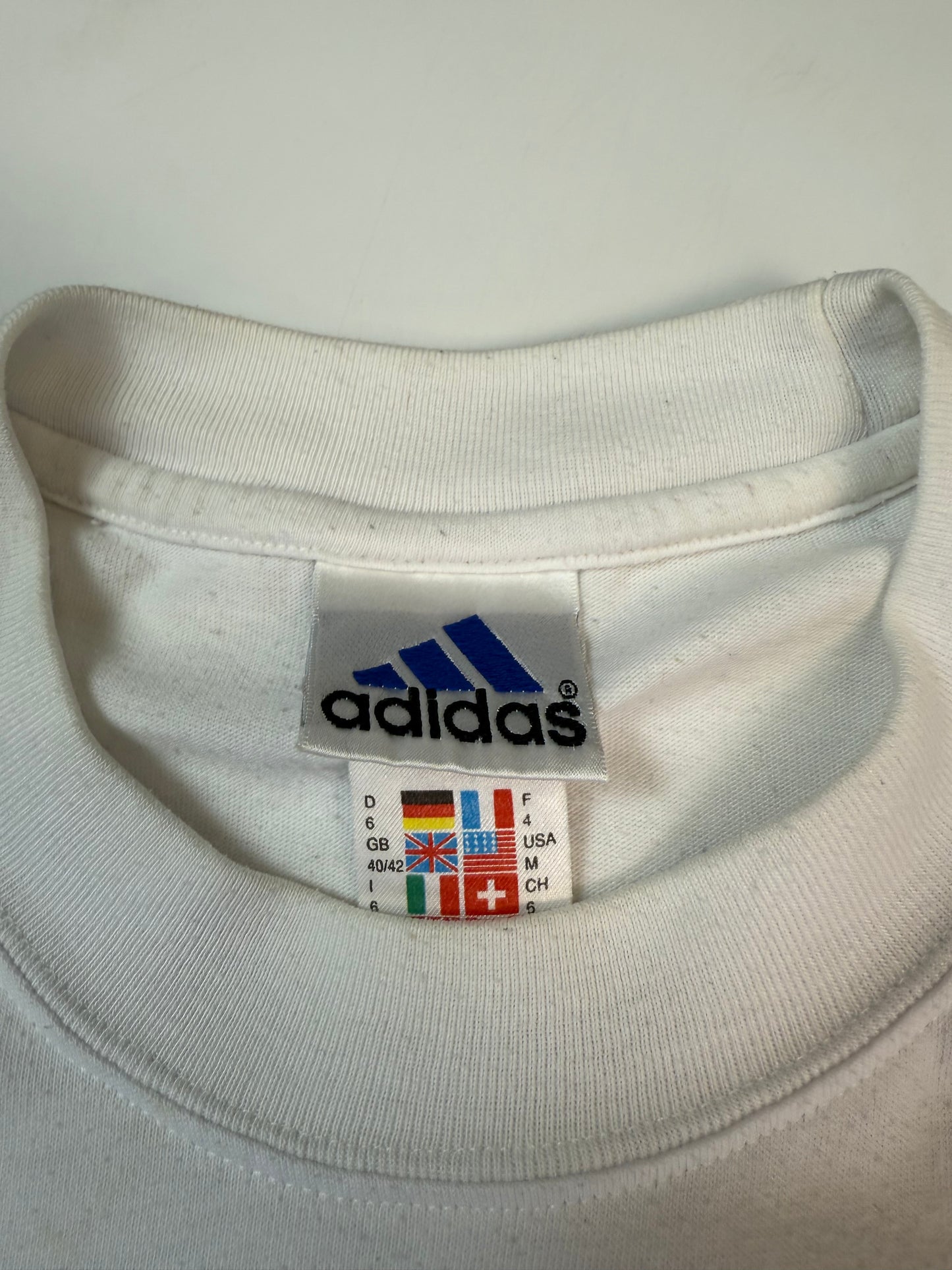 Vintage 90s Adidas abstract tee (M)