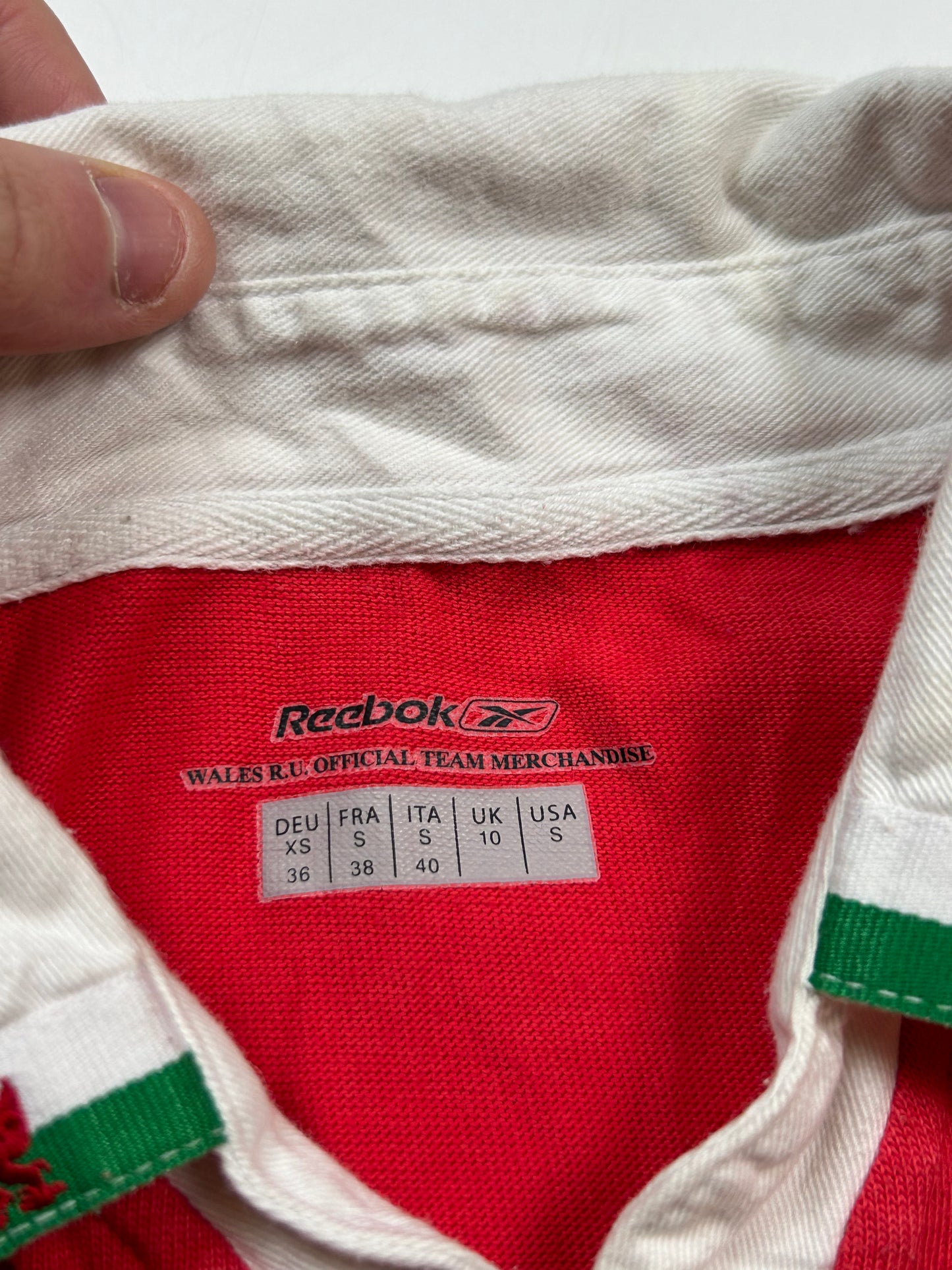 Vintage Wales 2005/06 Reebok home rugby shirt (S)