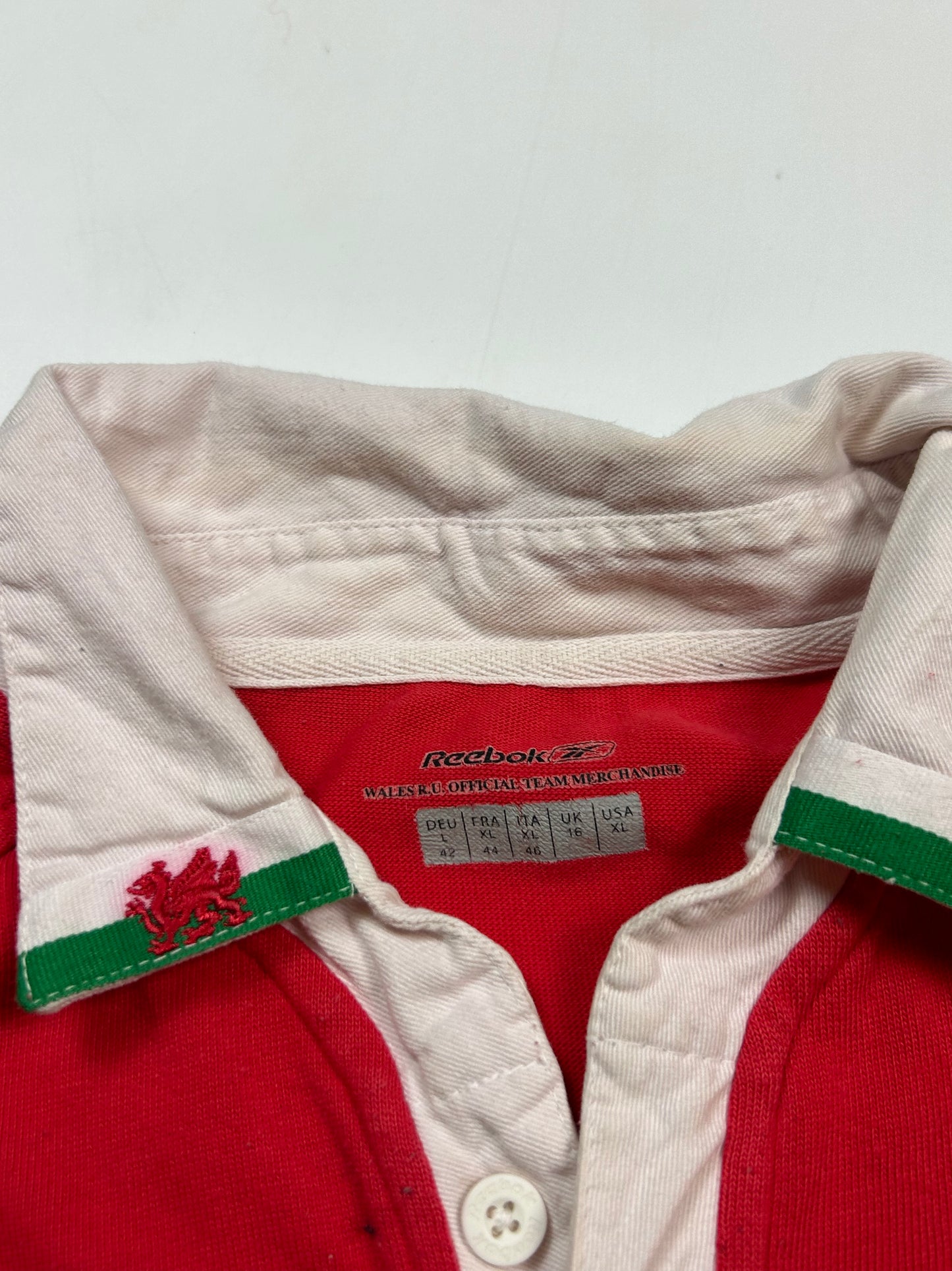 Vintage Wales 2005/06 Reebok home rugby shirt (XL)