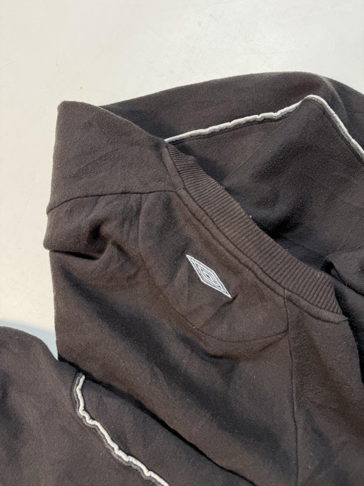 Vintage Y2K Umbro centre logo sweatshirt (M)